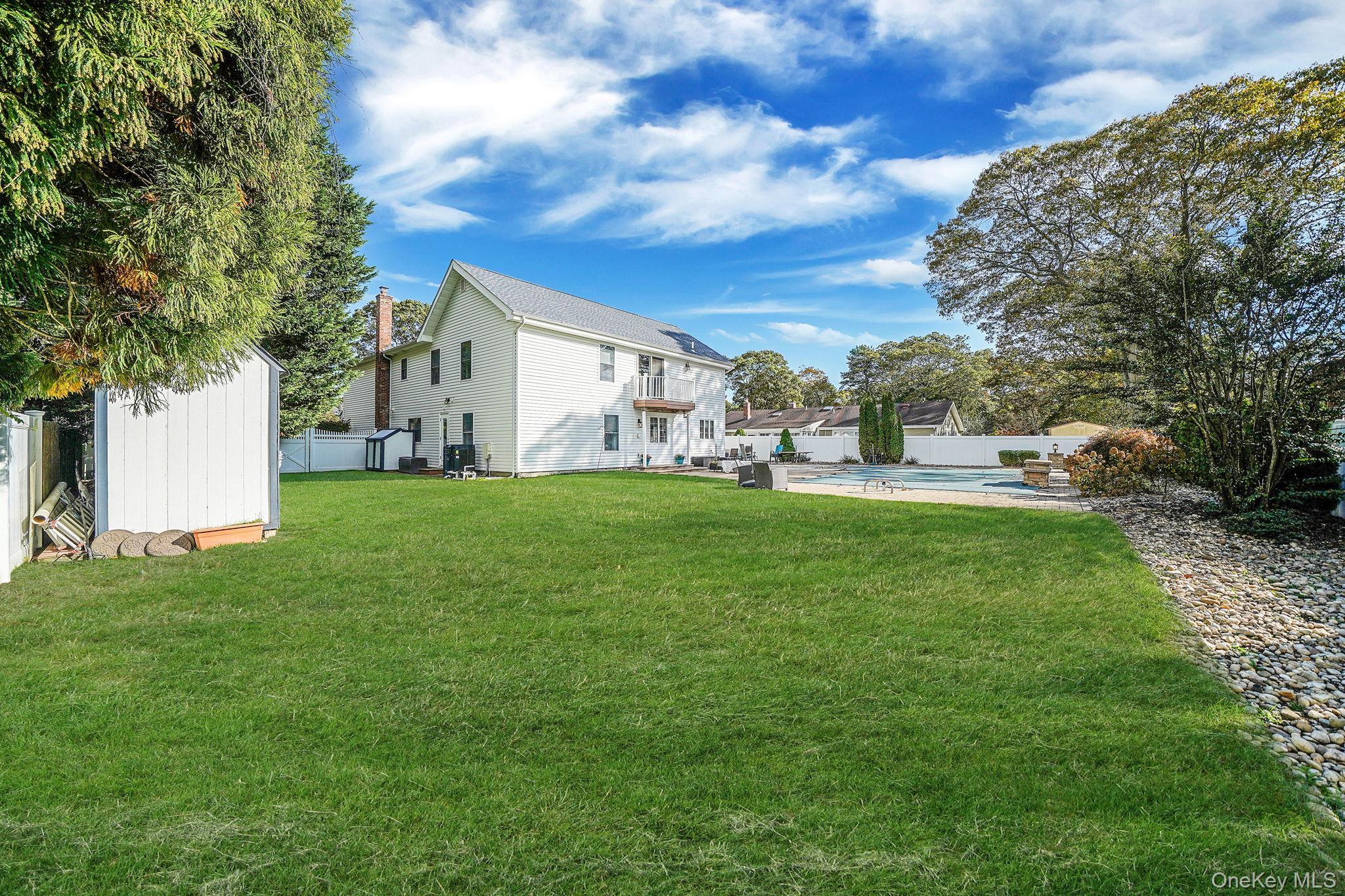 Single Family Concord Suffolk County, NY 11742, MLS-929053-44