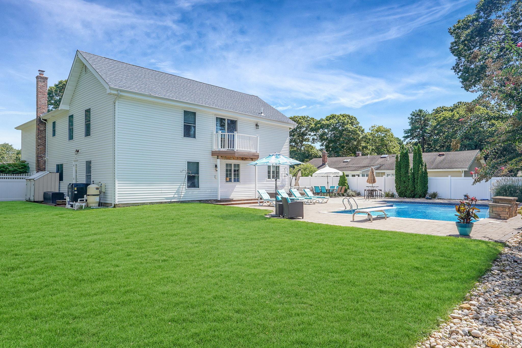 Single Family Concord Suffolk County, NY 11742, MLS-929053-45