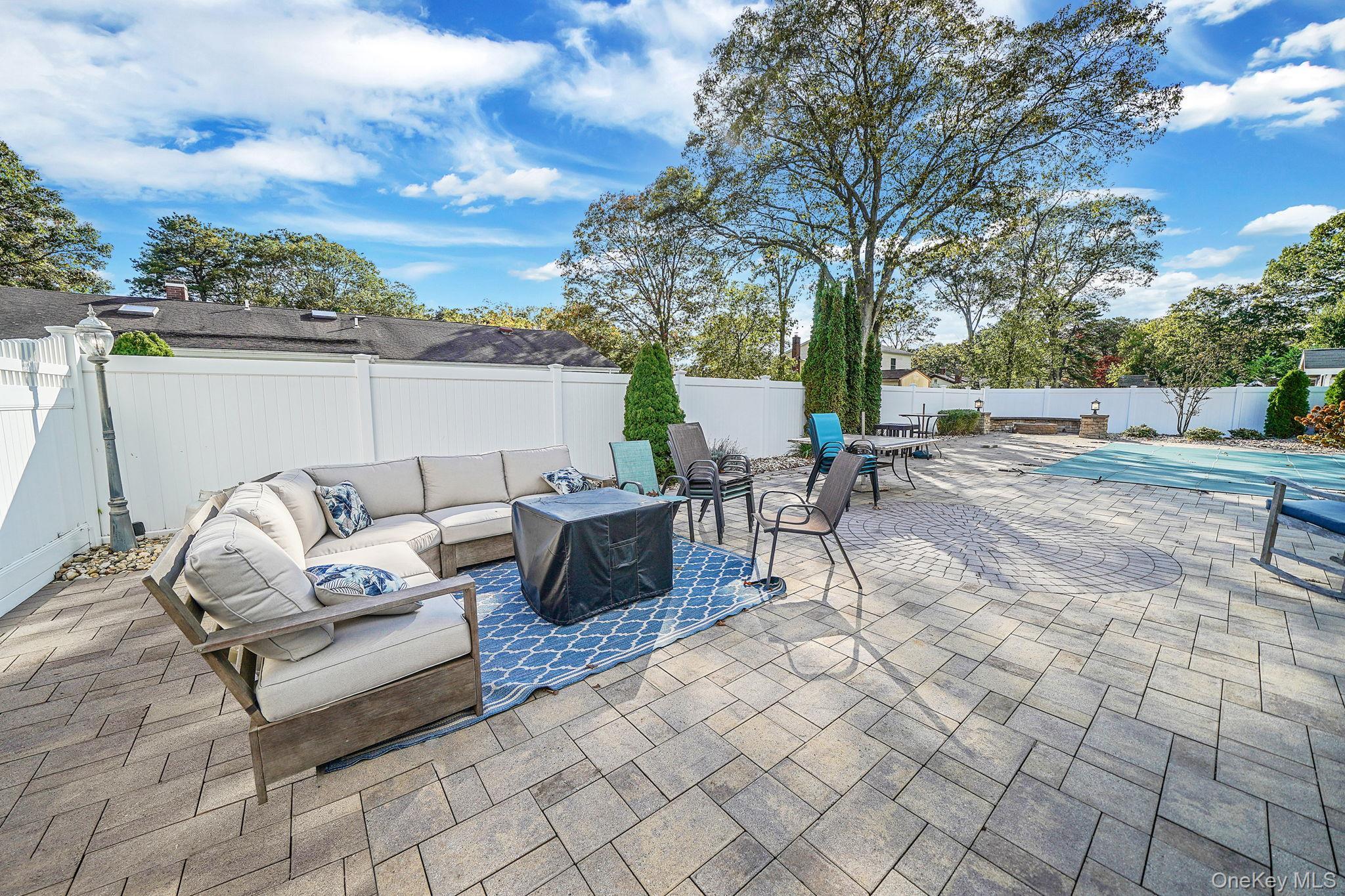 Single Family Concord Suffolk County, NY 11742, MLS-929053-46