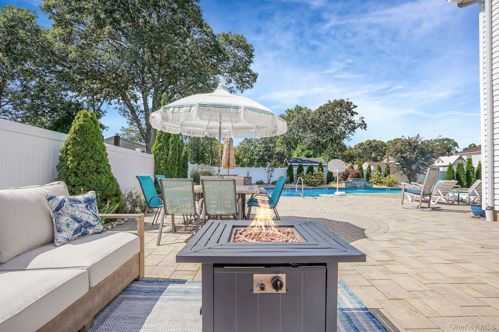 Single Family Concord Suffolk County, NY 11742, MLS-929053-47