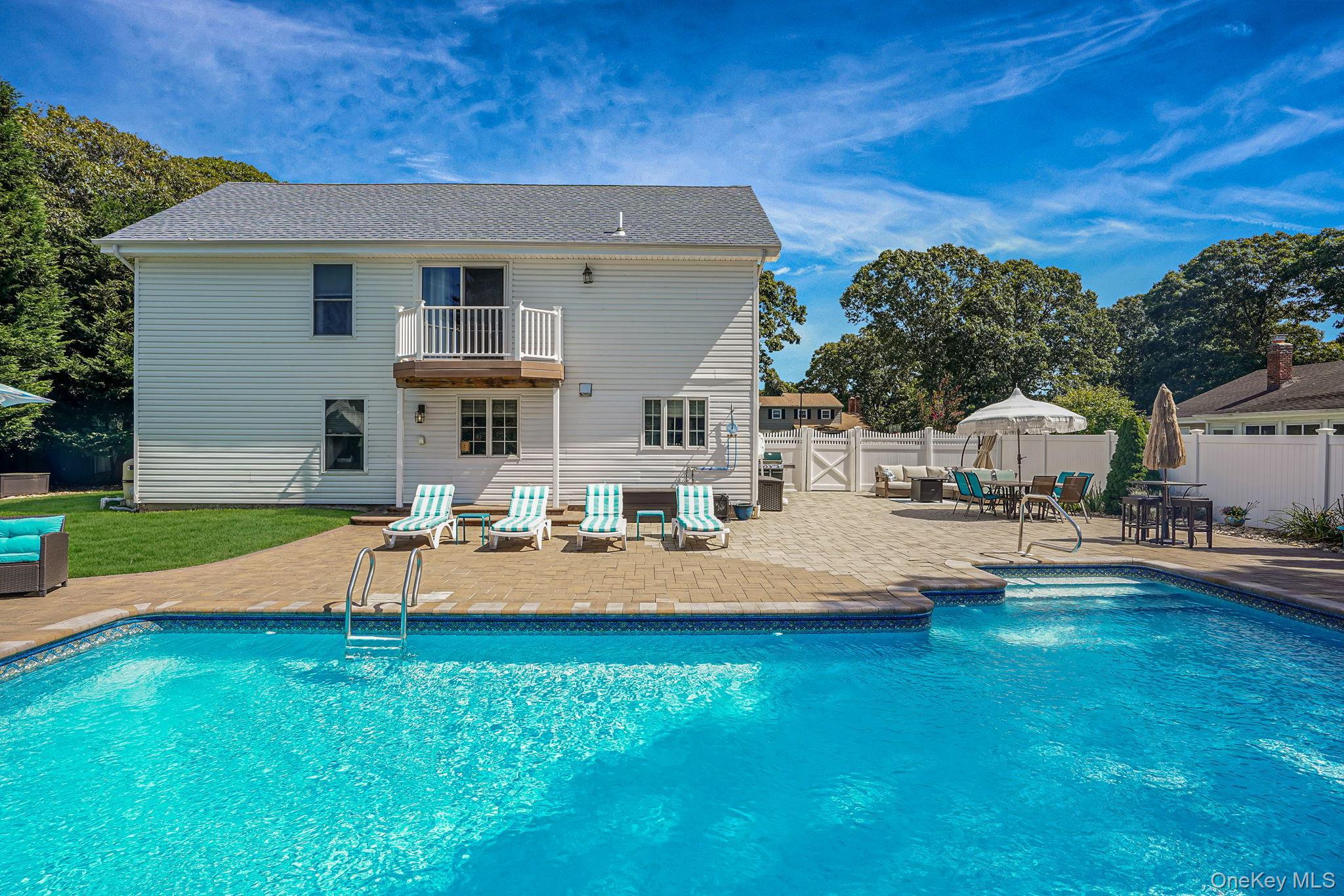 Single Family Concord Suffolk County, NY 11742, MLS-929053-49