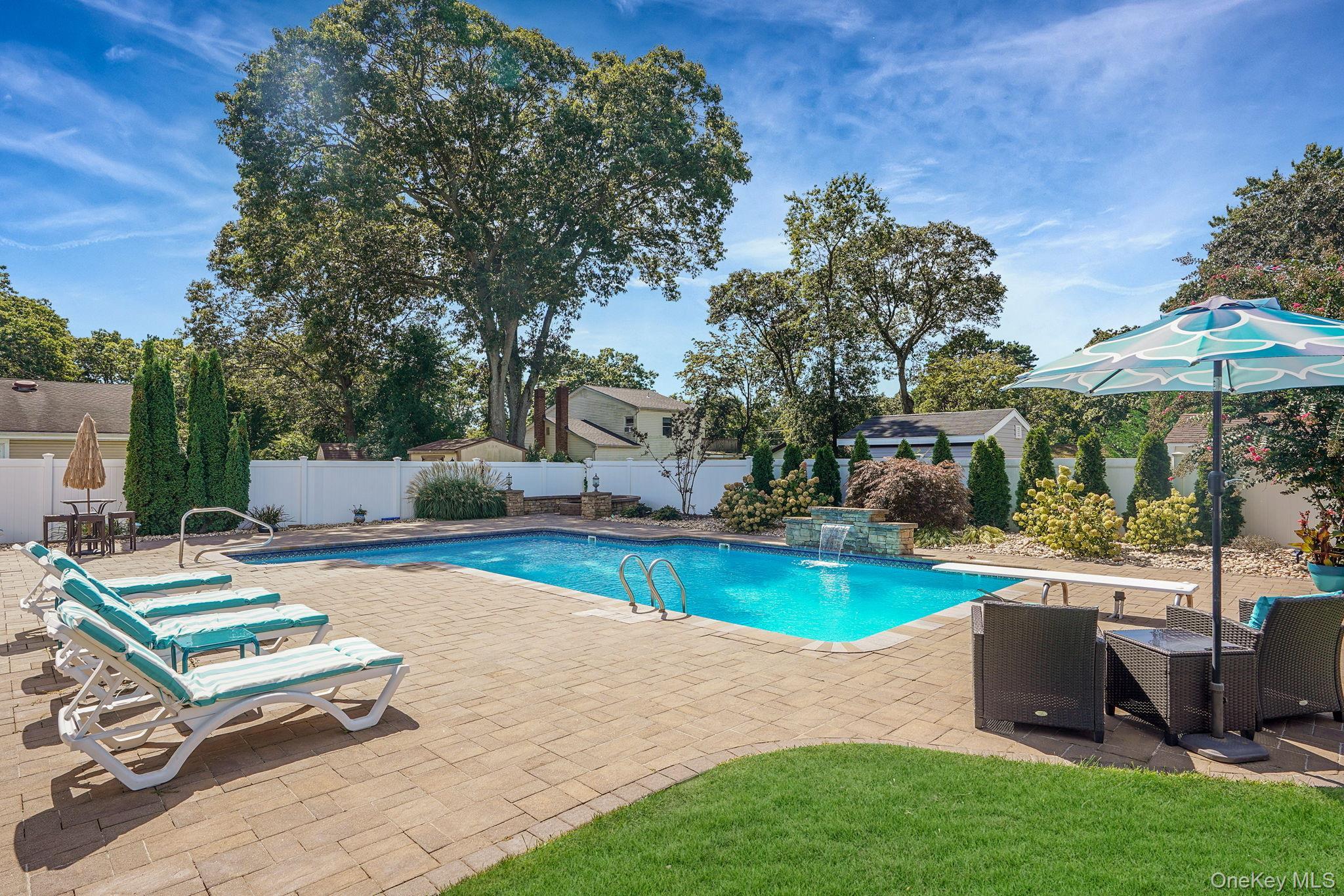 Single Family Concord  Suffolk County, NY 11742, MLS-929053-50