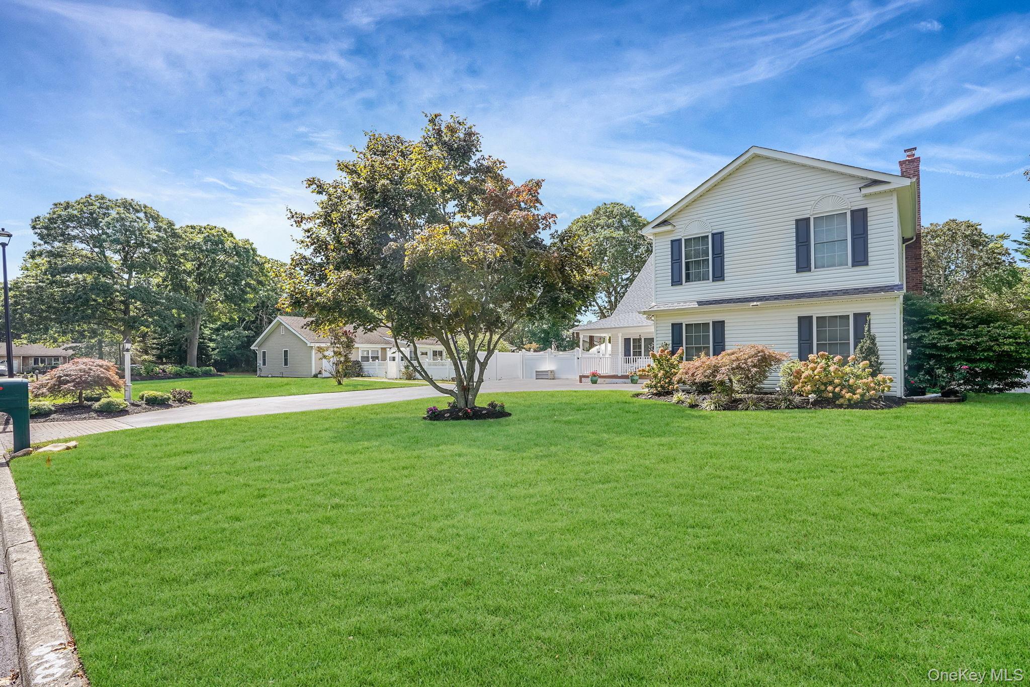 Single Family Concord Suffolk County, NY 11742, MLS-929053-6