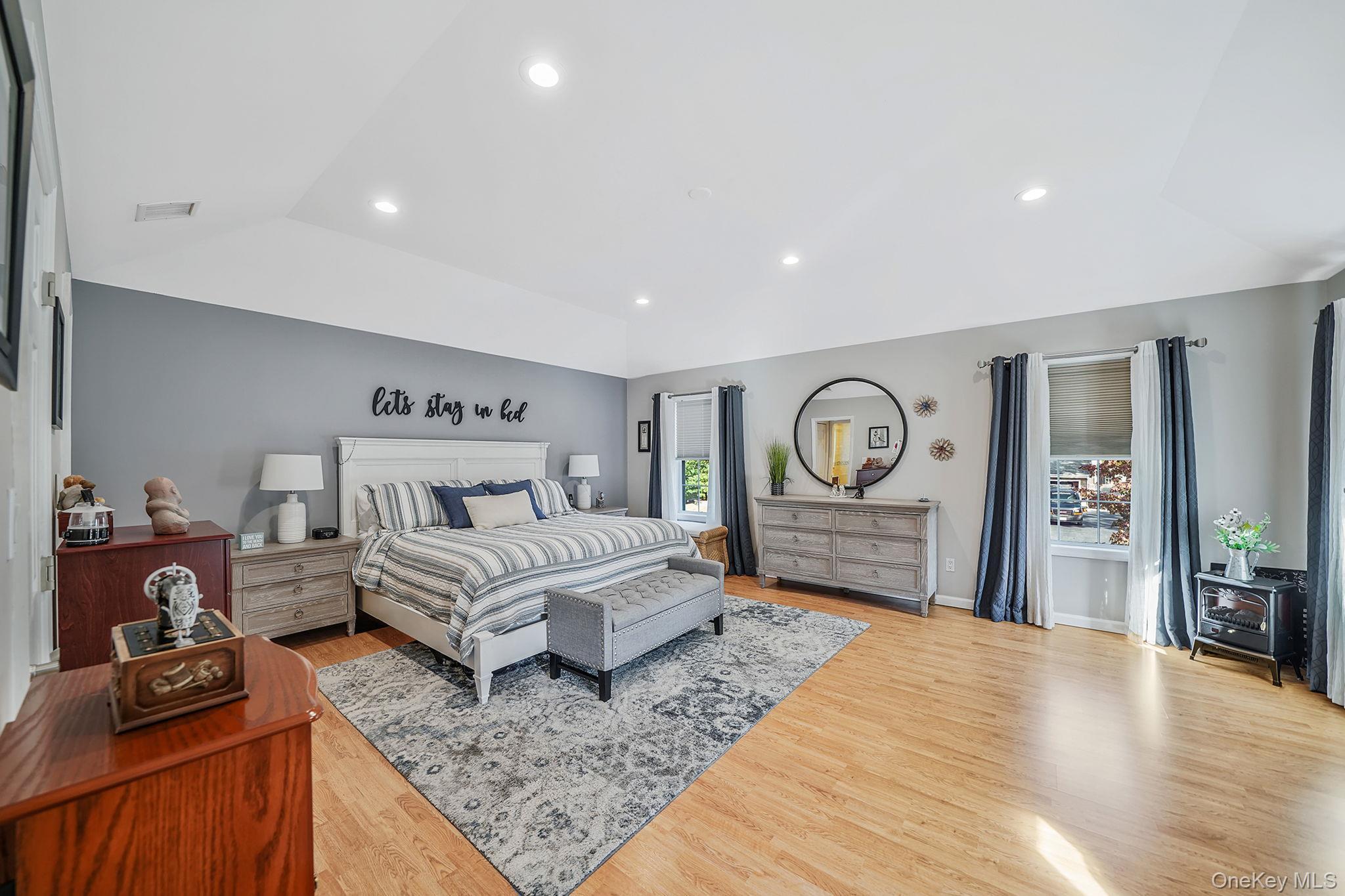 Single Family Concord Suffolk County, NY 11742, MLS-929053-9