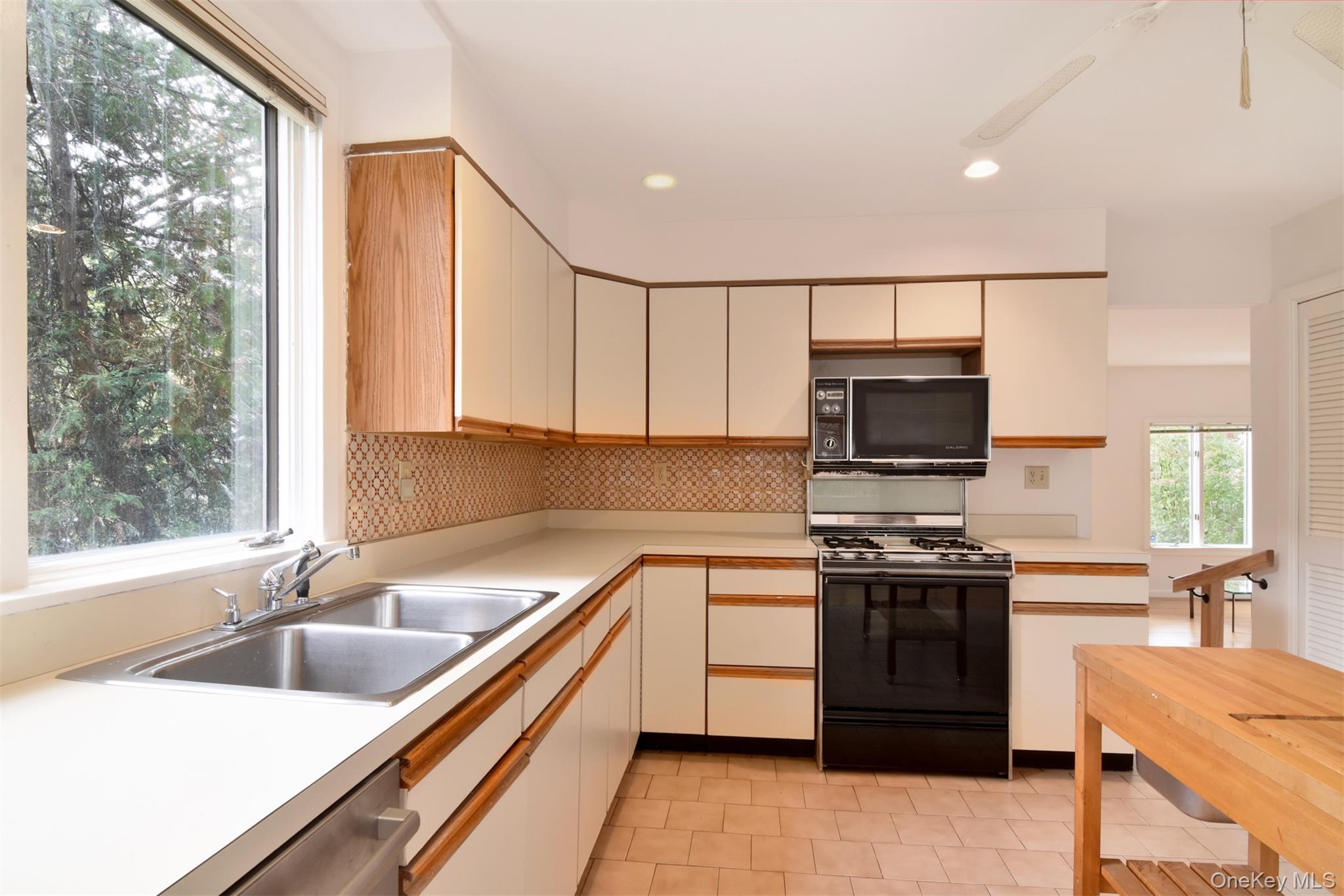 Single Family Ravensdale Westchester County, NY 10706, MLS-929054-14