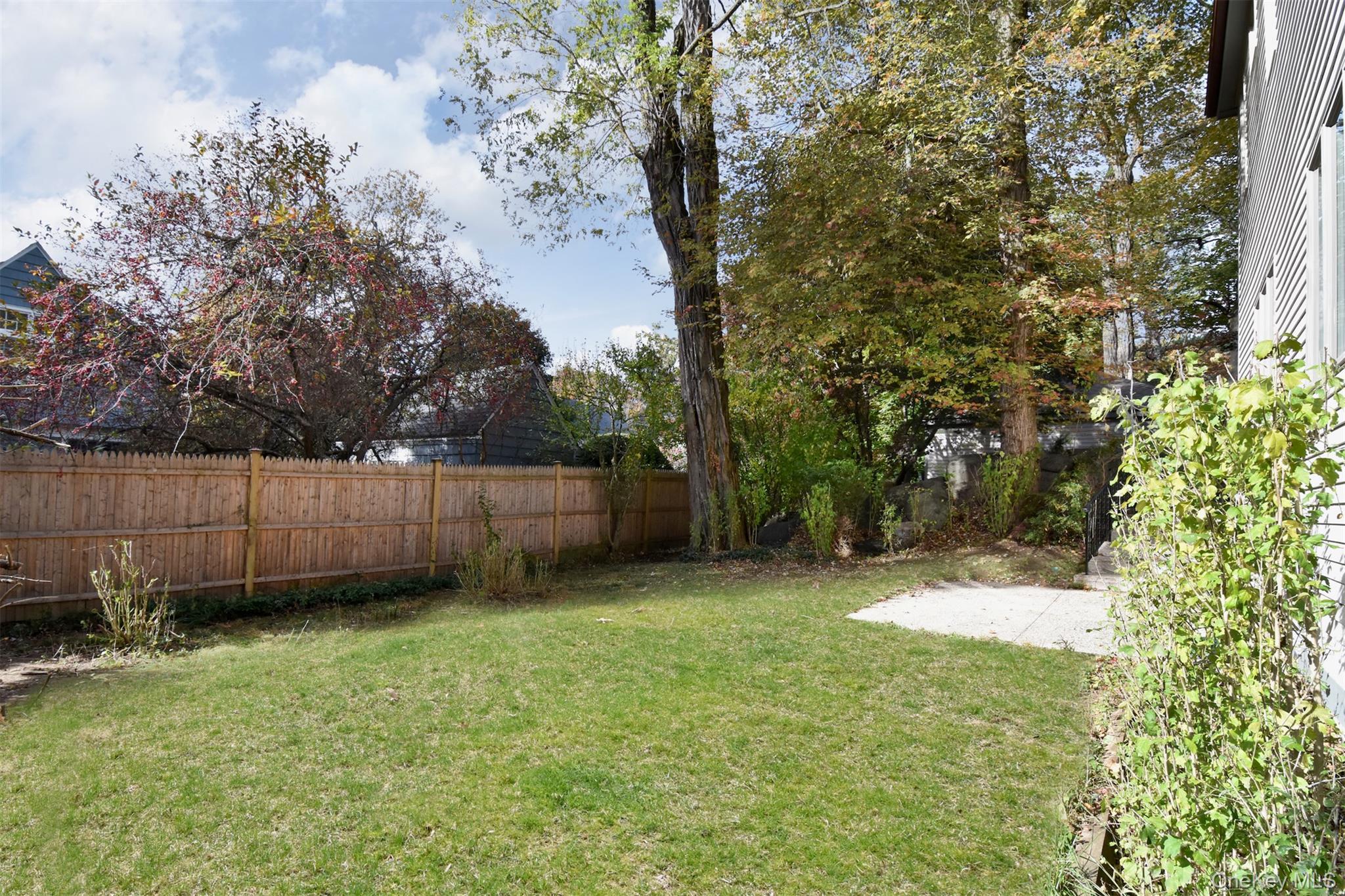 Single Family Ravensdale Westchester County, NY 10706, MLS-929054-24