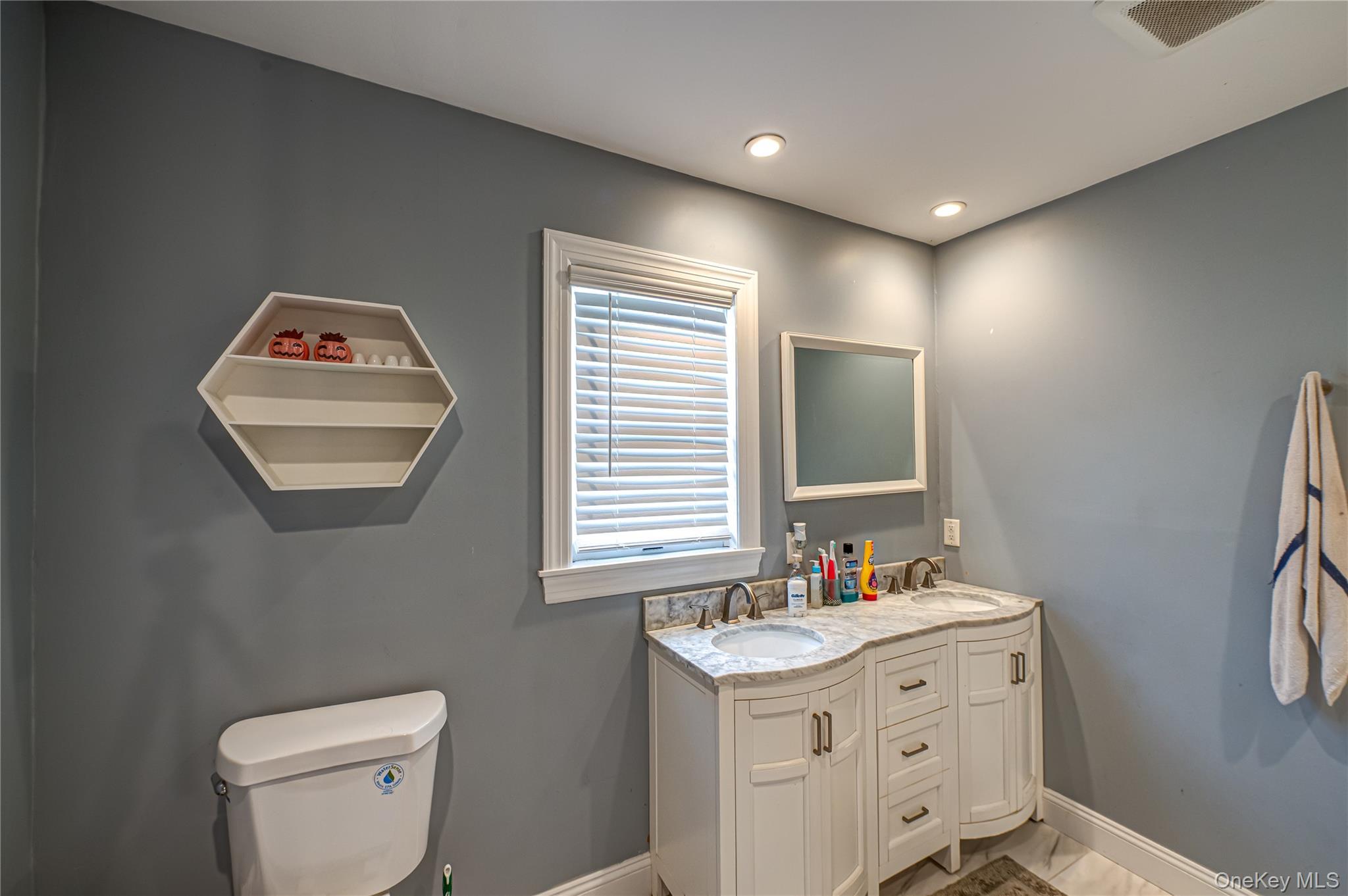 Single Family Fairway  Suffolk County, NY 11901, MLS-929088-10