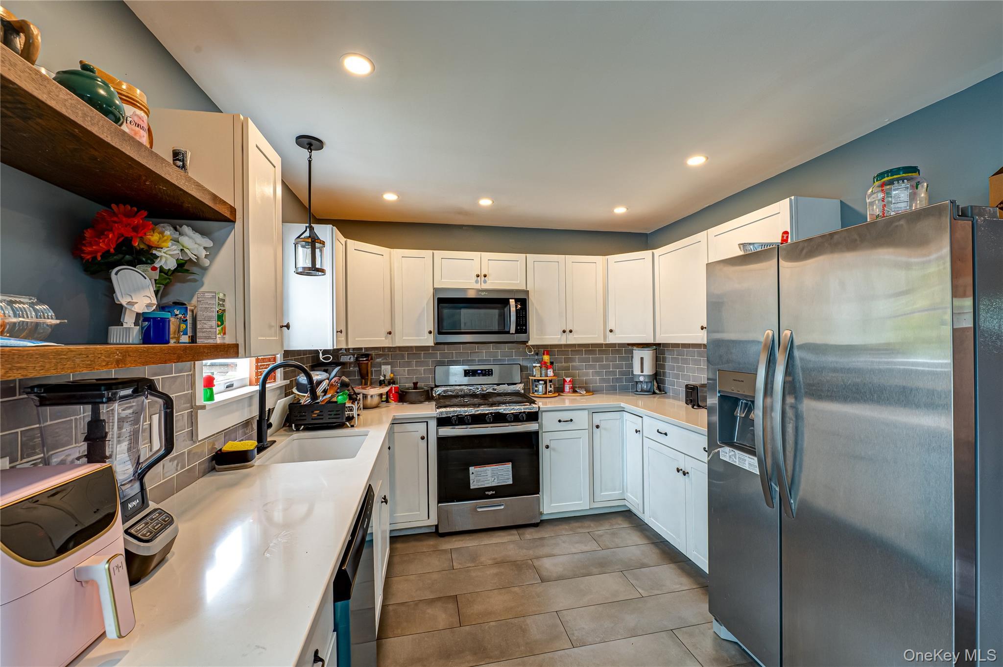 Single Family Fairway  Suffolk County, NY 11901, MLS-929088-6