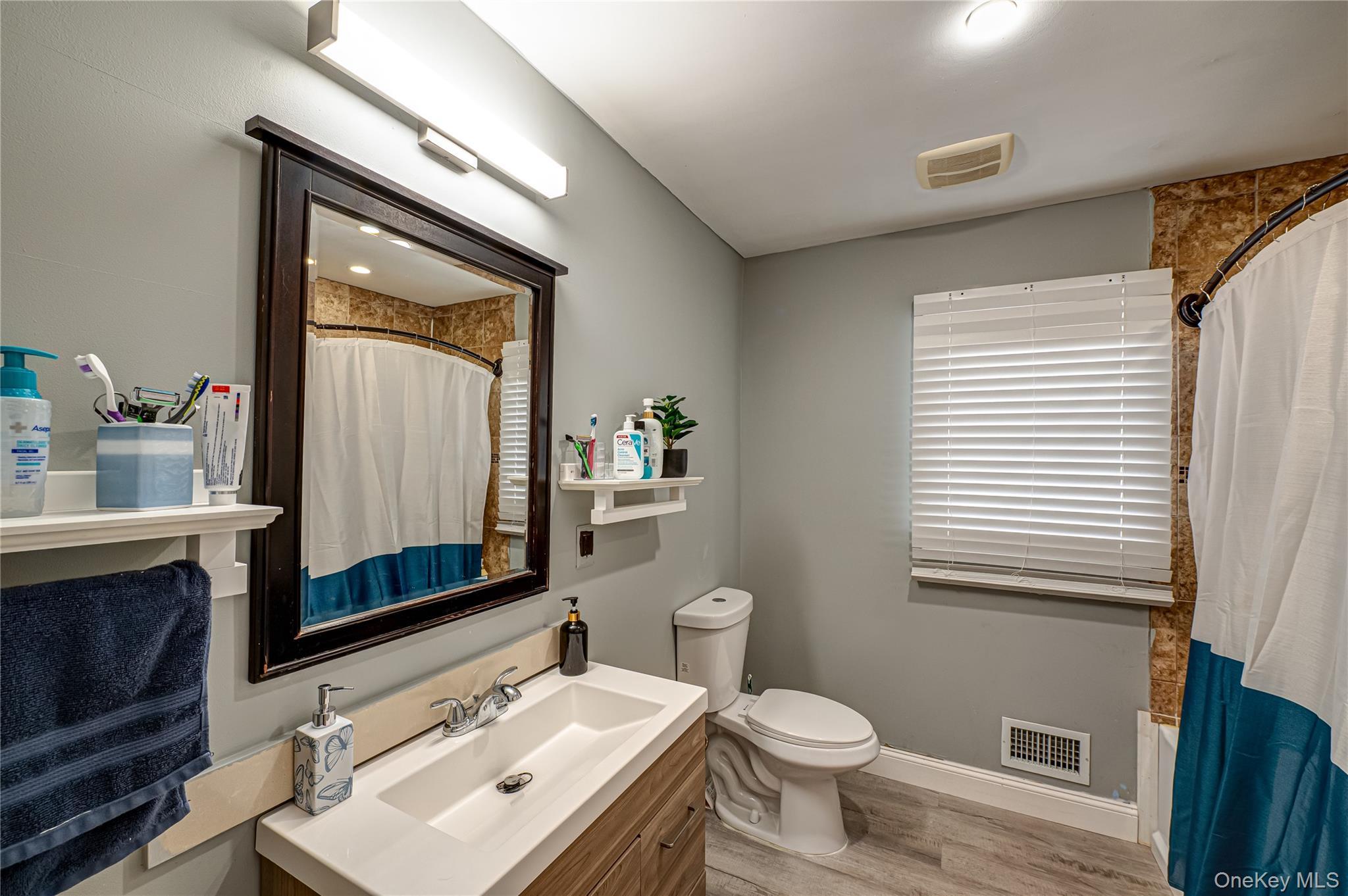 Single Family Fairway  Suffolk County, NY 11901, MLS-929088-7