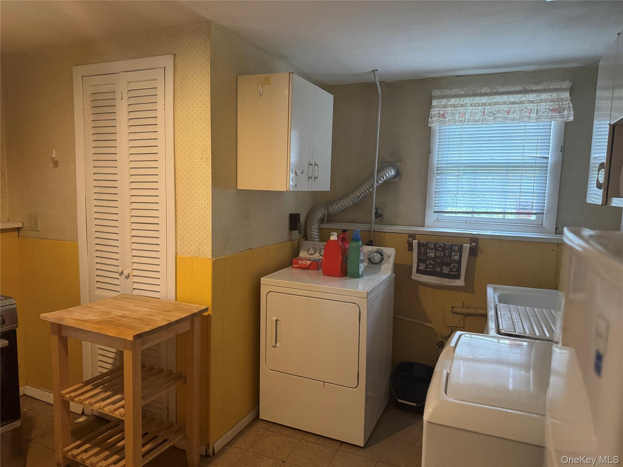 Single Family 8th Ave  Suffolk County, NY 11754, MLS-929107-20