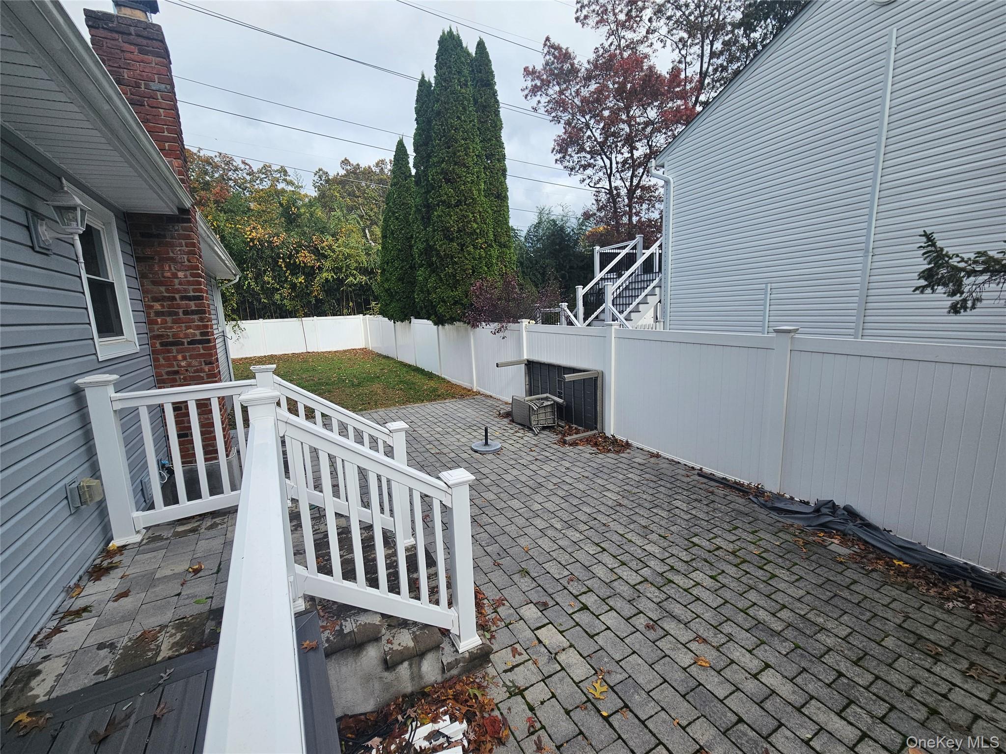 Single Family Brookhaven  Suffolk County, NY 11778, MLS-929129-24