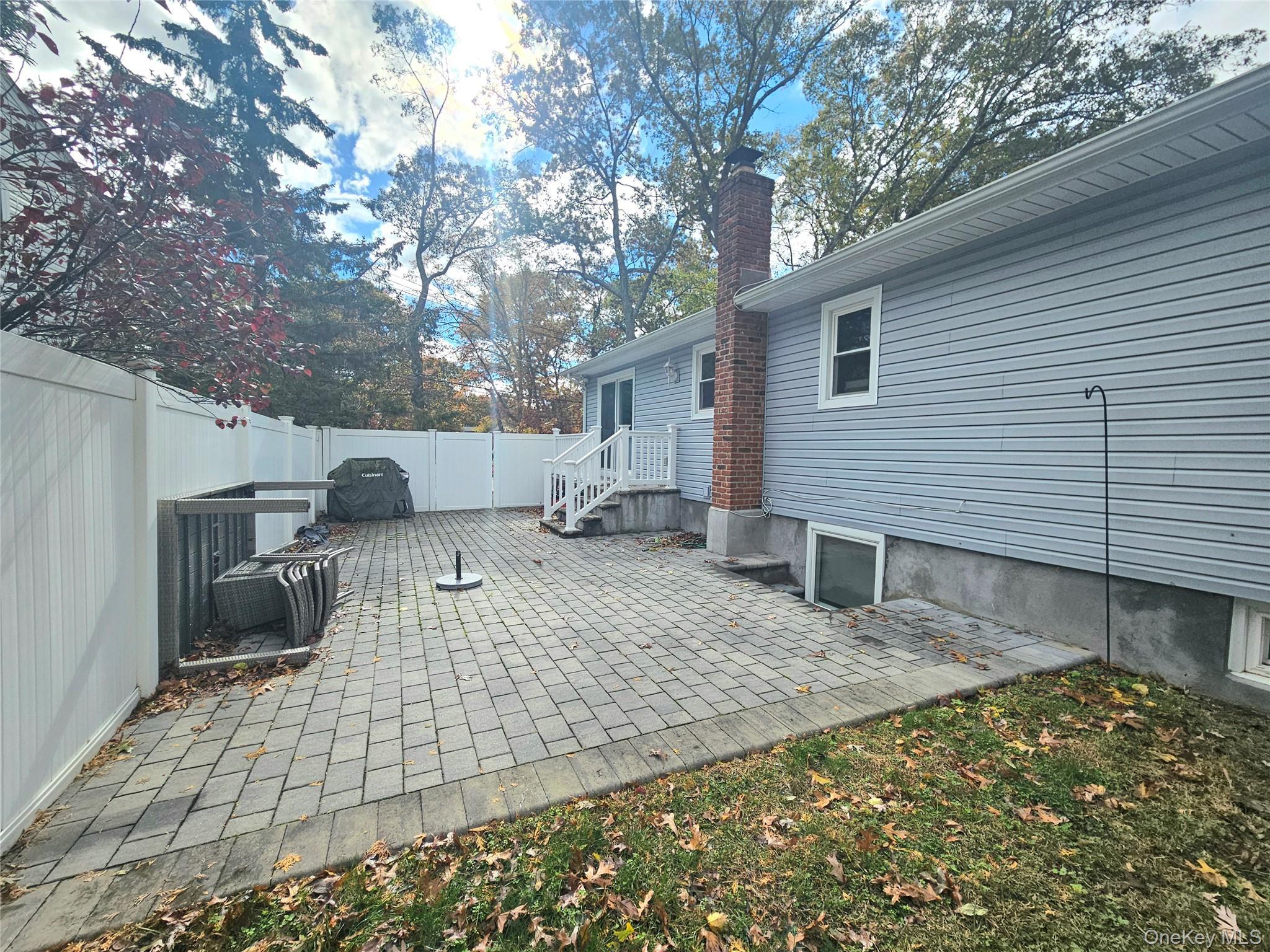 Single Family Brookhaven  Suffolk County, NY 11778, MLS-929129-25