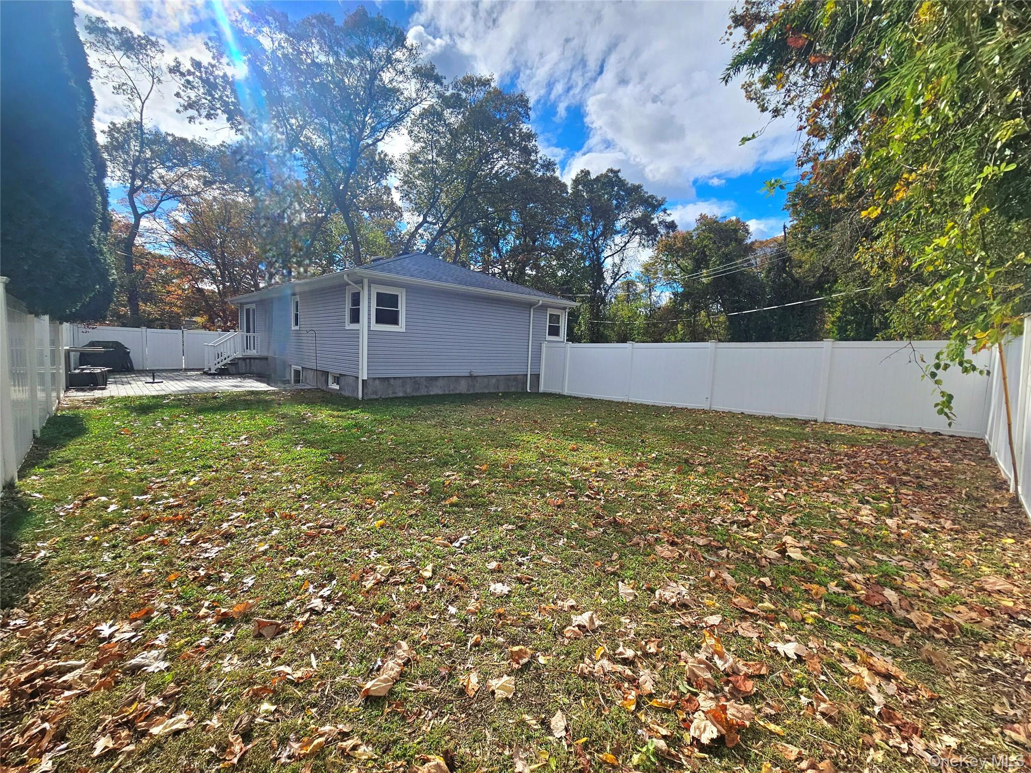 Single Family Brookhaven  Suffolk County, NY 11778, MLS-929129-26