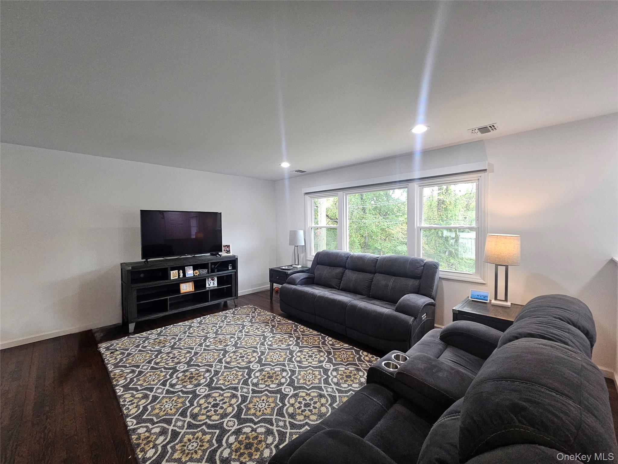 Single Family Brookhaven  Suffolk County, NY 11778, MLS-929129-7