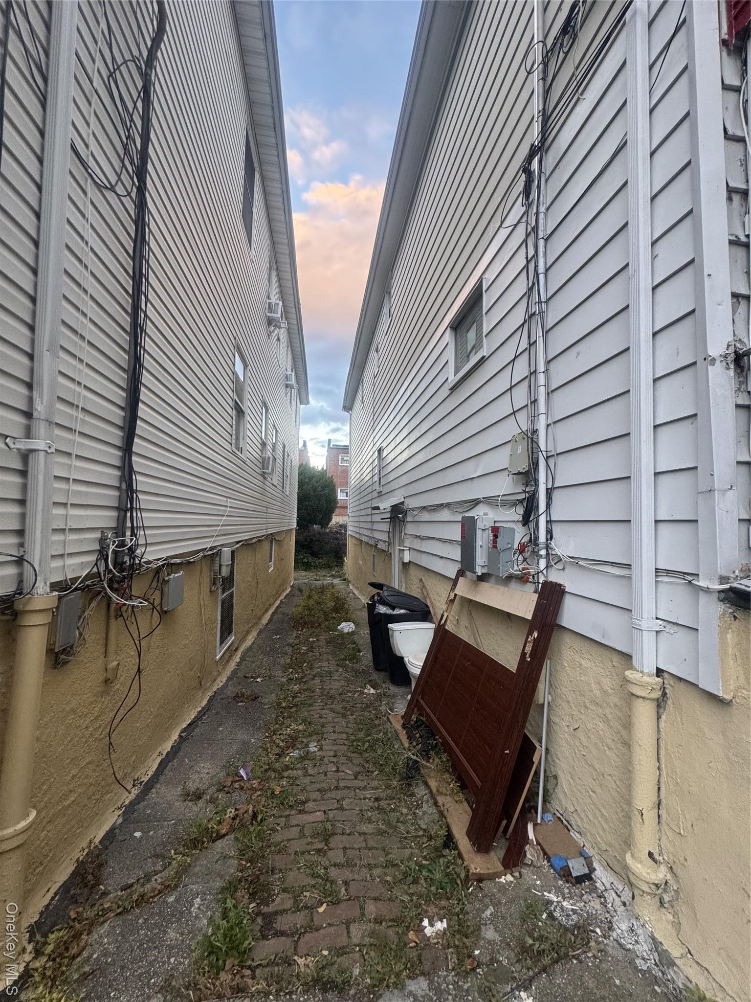 Single Family Edson  Bronx, NY 10466, MLS-929133-8