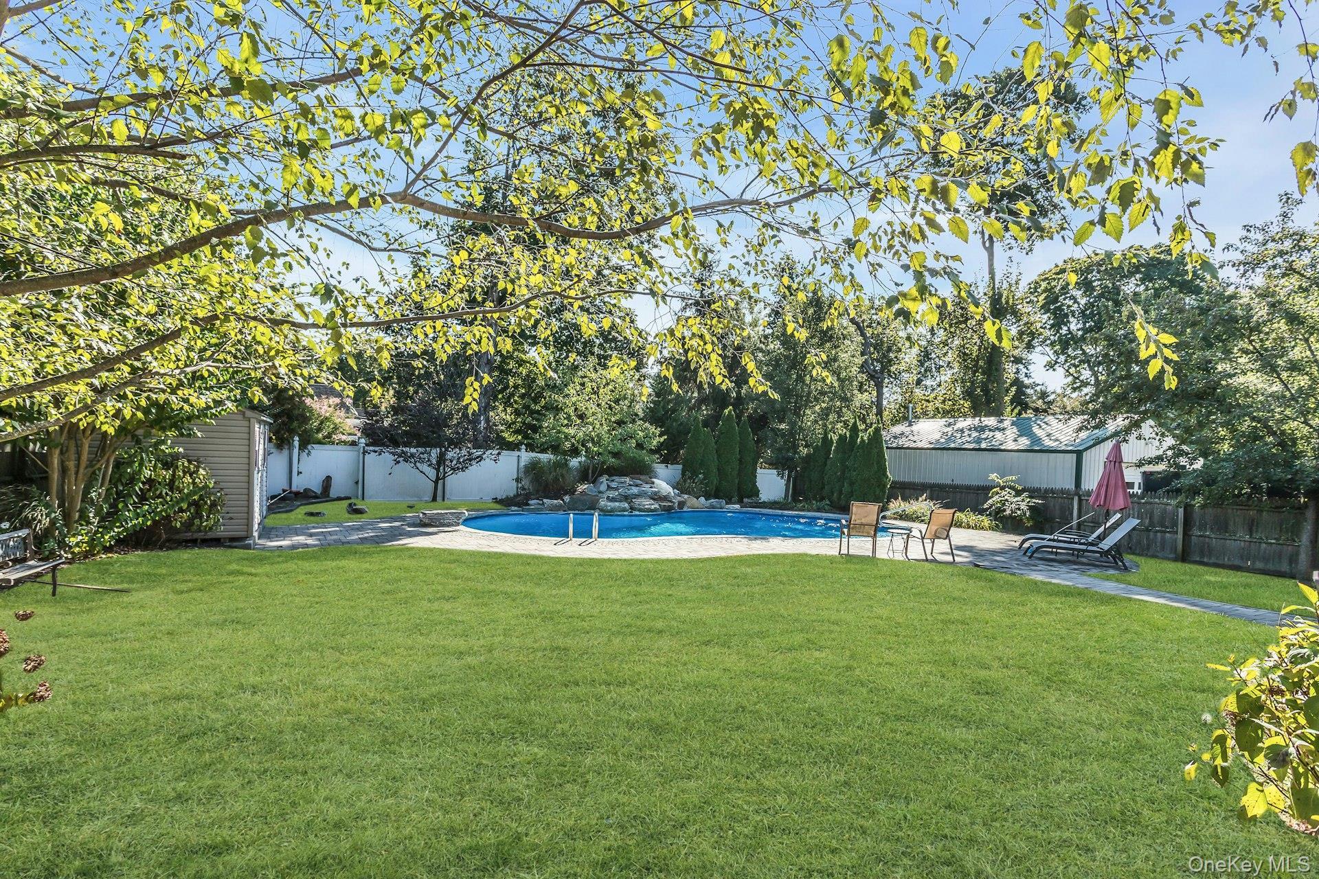 Single Family Burt  Suffolk County, NY 11768, MLS-929139-28