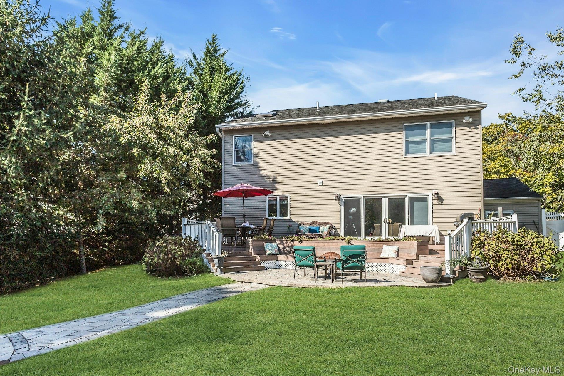 Single Family Burt  Suffolk County, NY 11768, MLS-929139-32