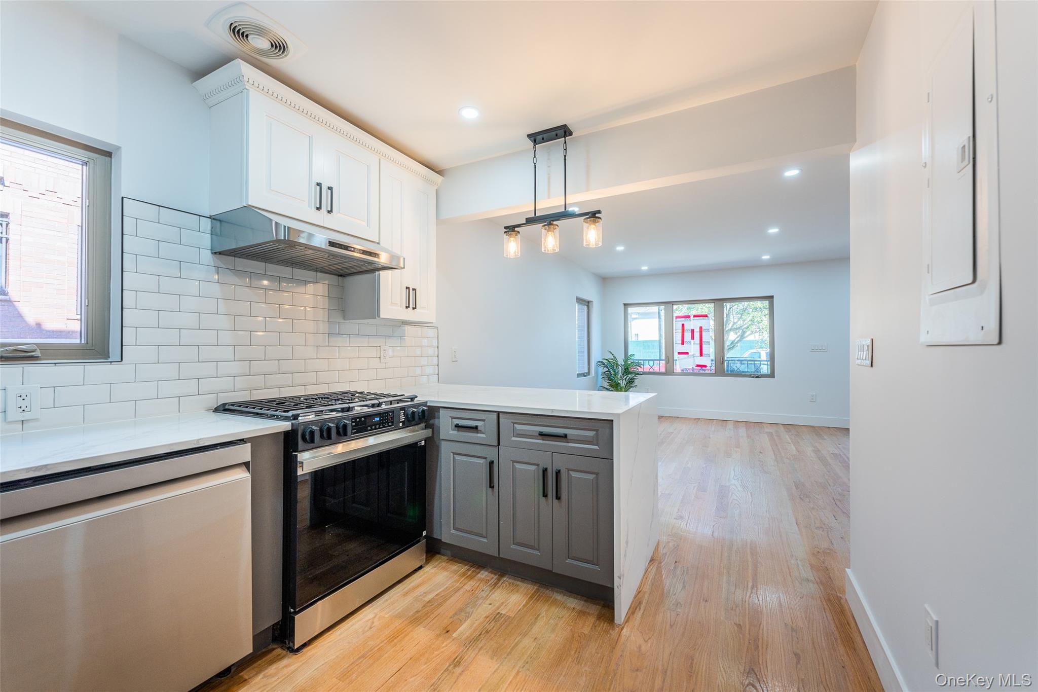 Single Family 211th Queens, NY 11361, MLS-929144-3