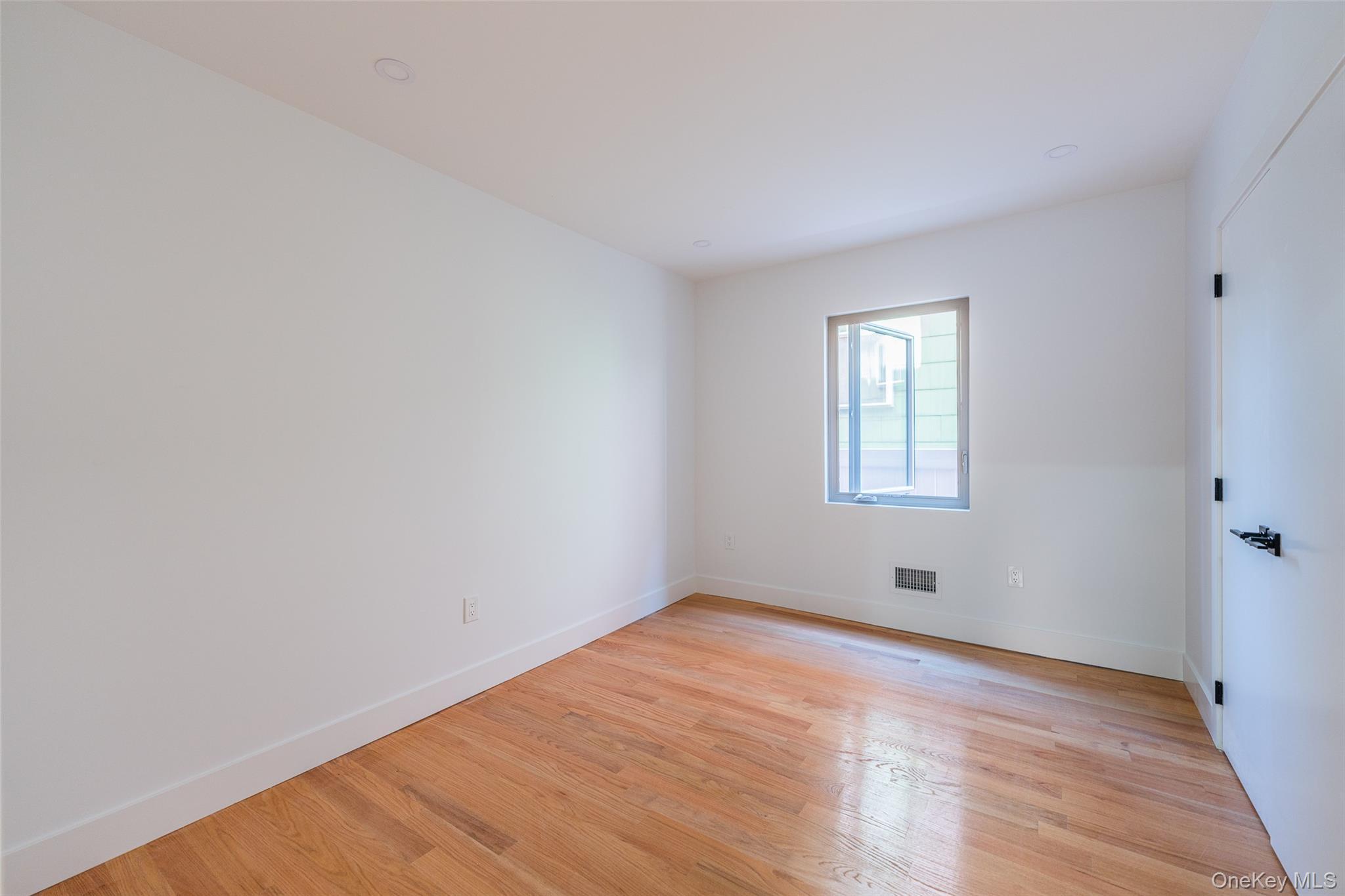 Single Family 211th Queens, NY 11361, MLS-929144-7