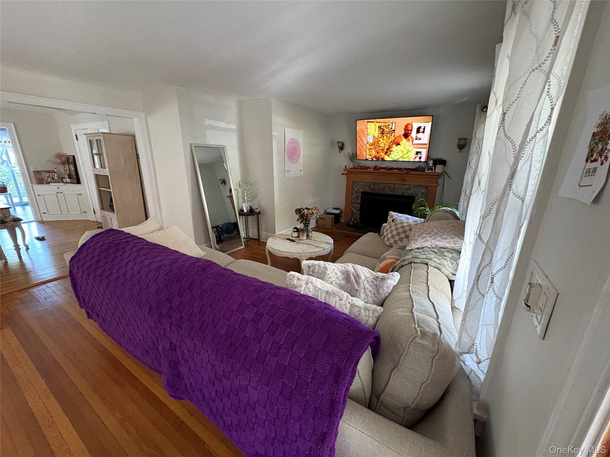 Single Family Central Suffolk County, NY 11743, MLS-929157-3