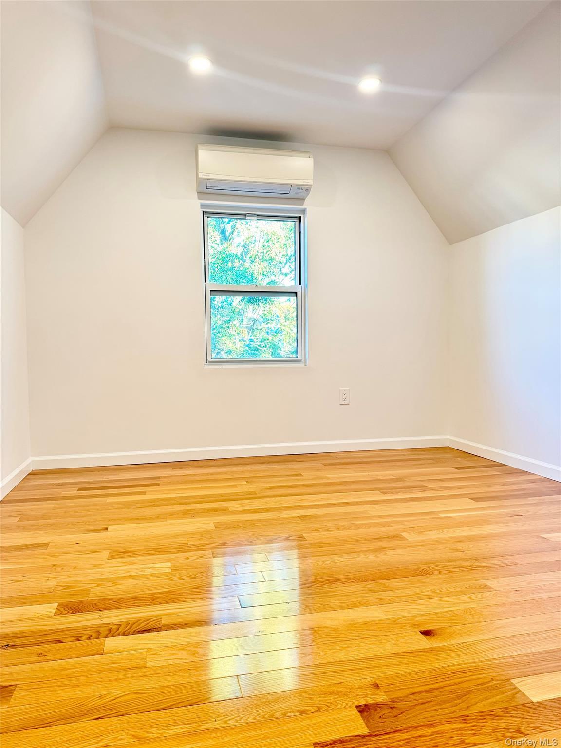 Single Family 89  Queens, NY 11421, MLS-929165-10