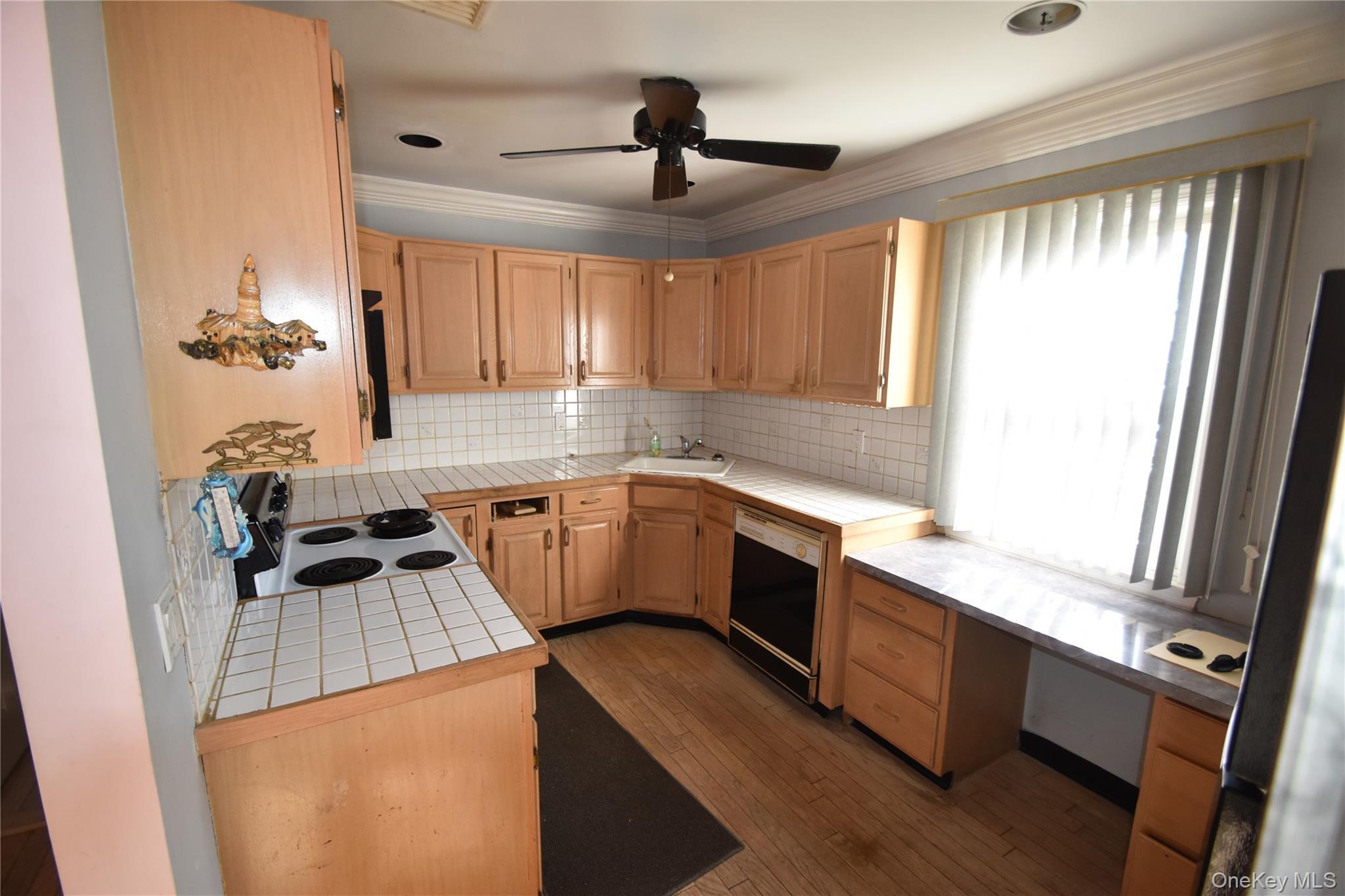 Single Family Harbor  Suffolk County, NY 11701, MLS-929178-4