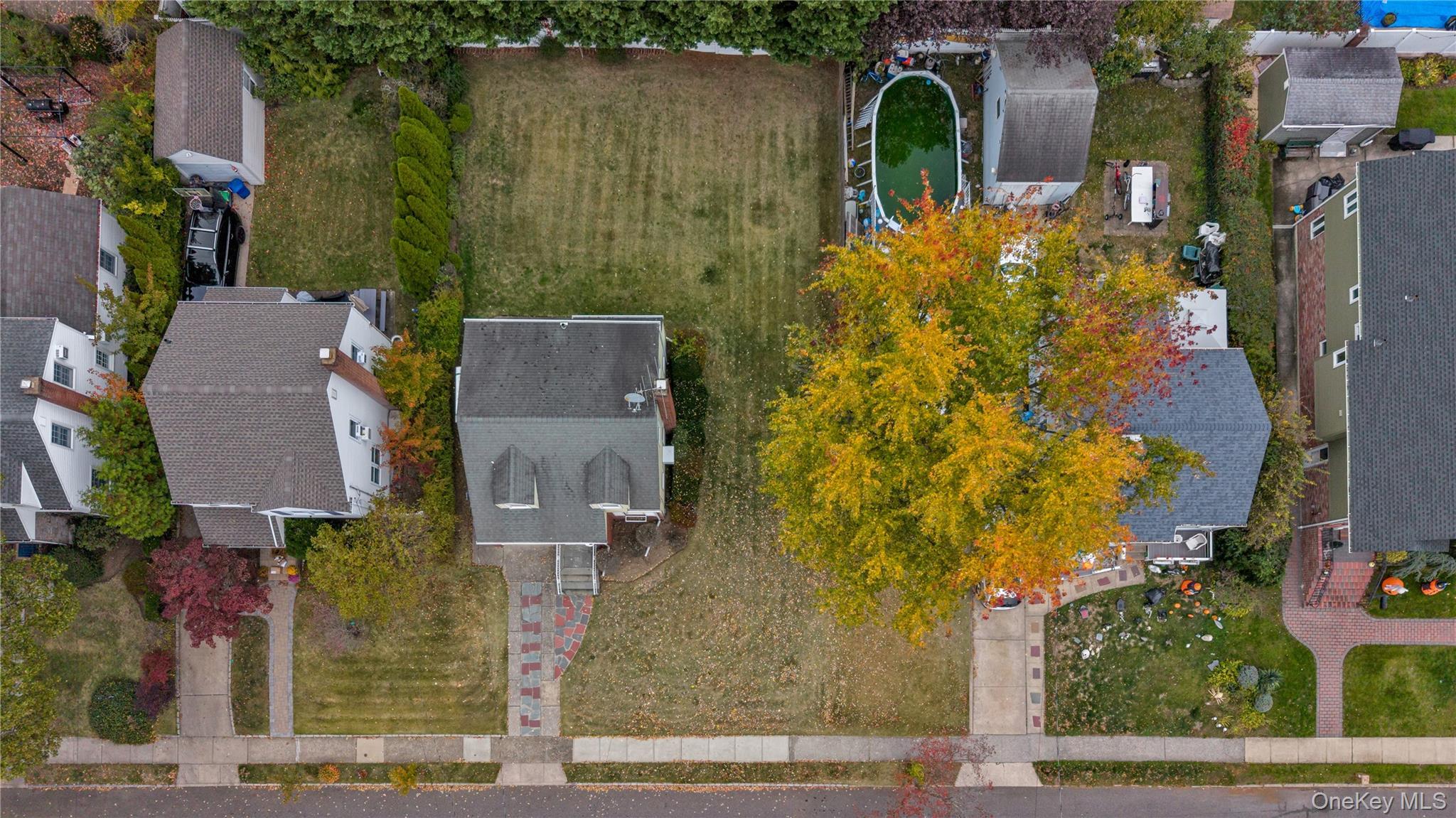 Single Family Motley  Nassau County, NY 11580, MLS-929185-26