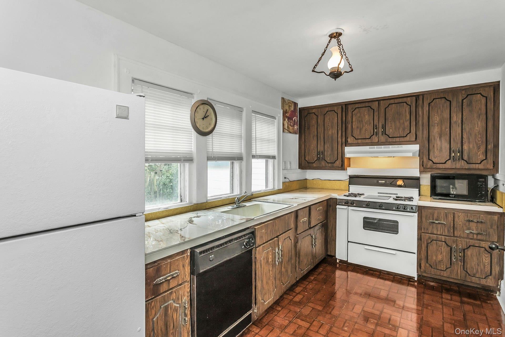 Single Family Long Beach  Nassau County, NY 11520, MLS-929191-10