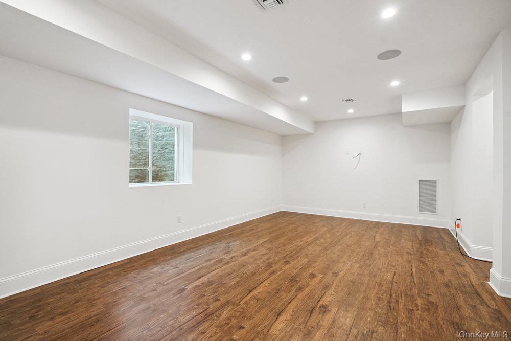 Single Family Plainview Nassau County, NY 11797, MLS-929199-37