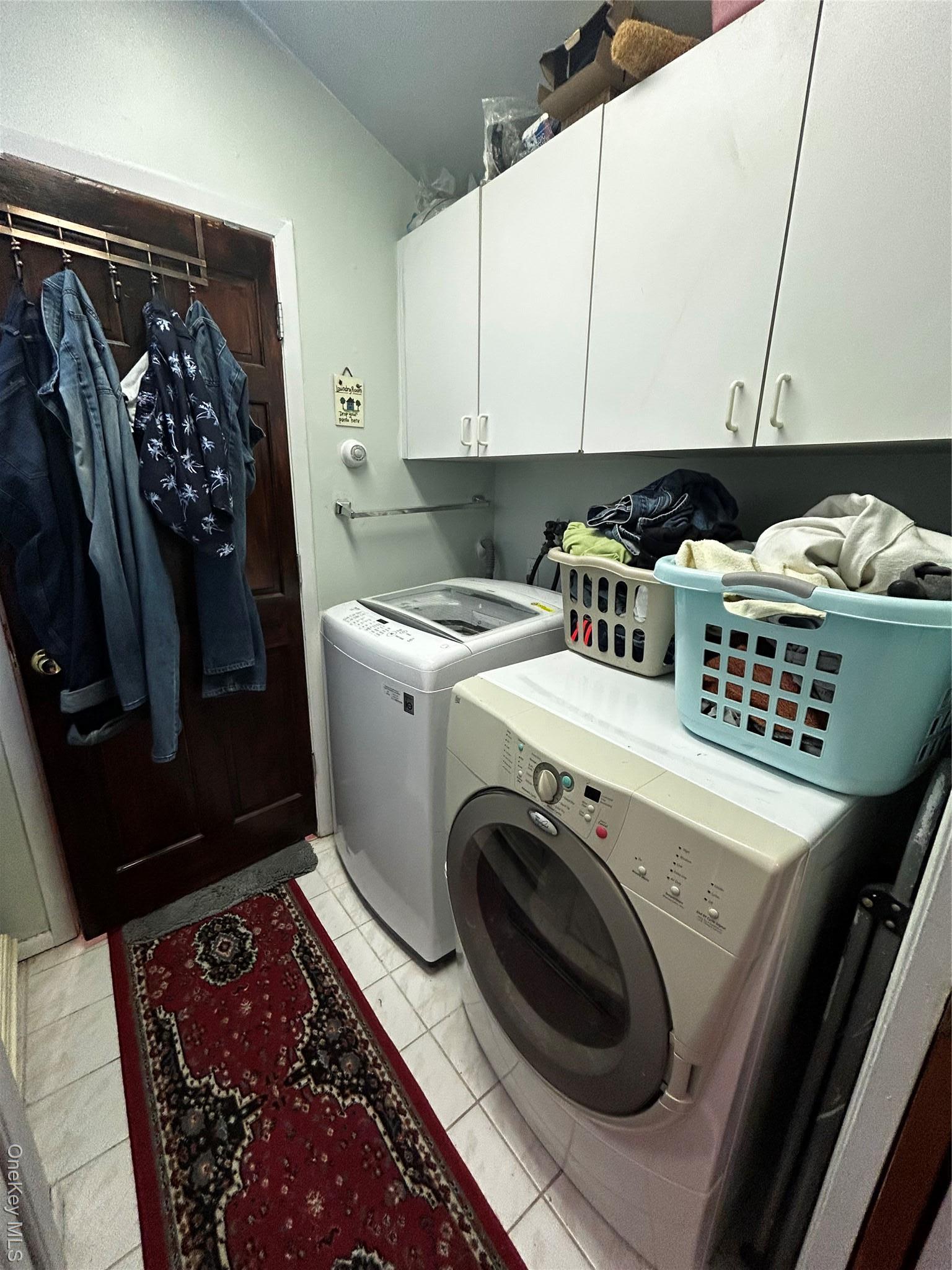 Single Family Oakwood  Suffolk County, NY 11743, MLS-929207-10