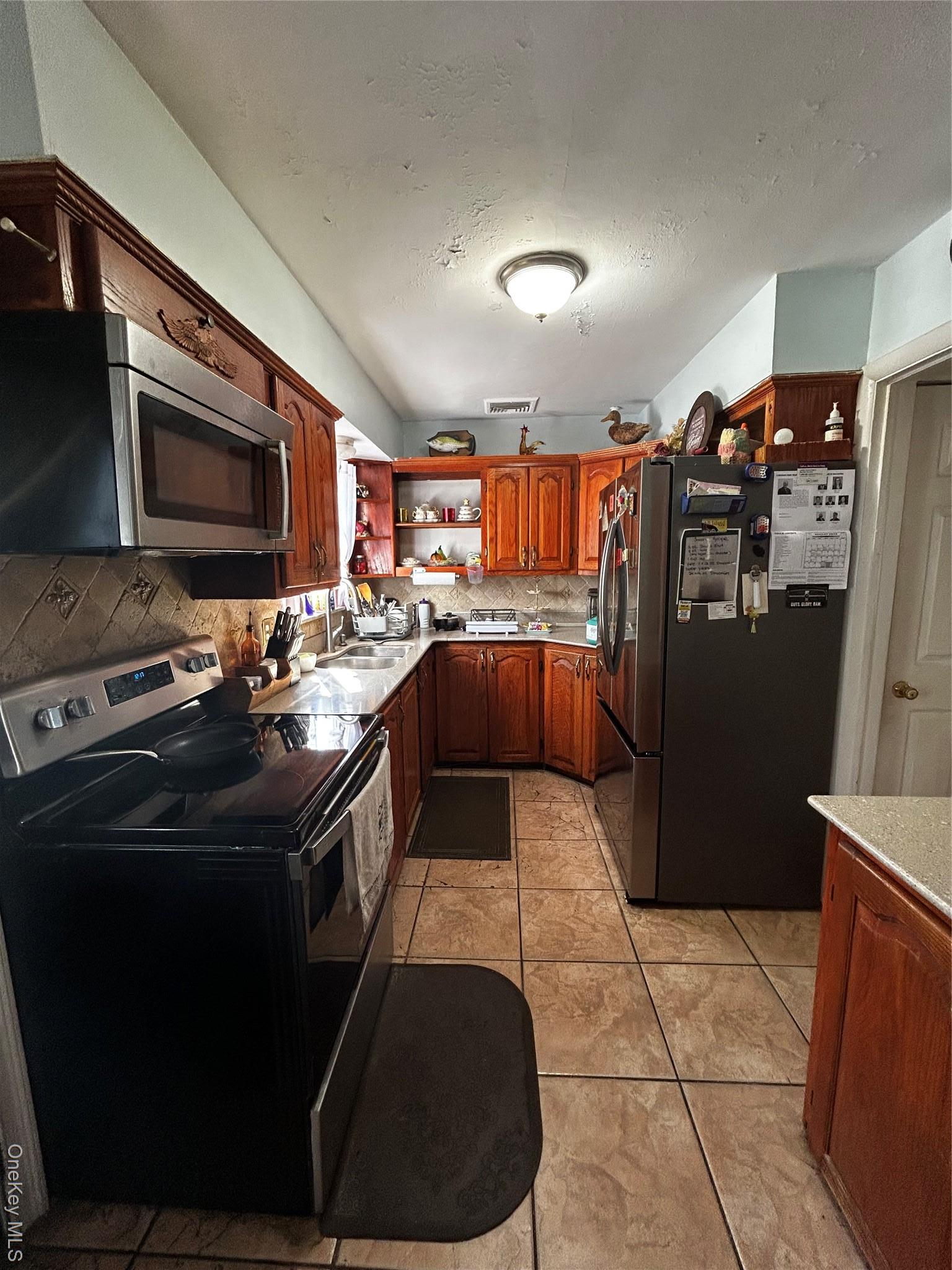 Single Family Oakwood  Suffolk County, NY 11743, MLS-929207-11