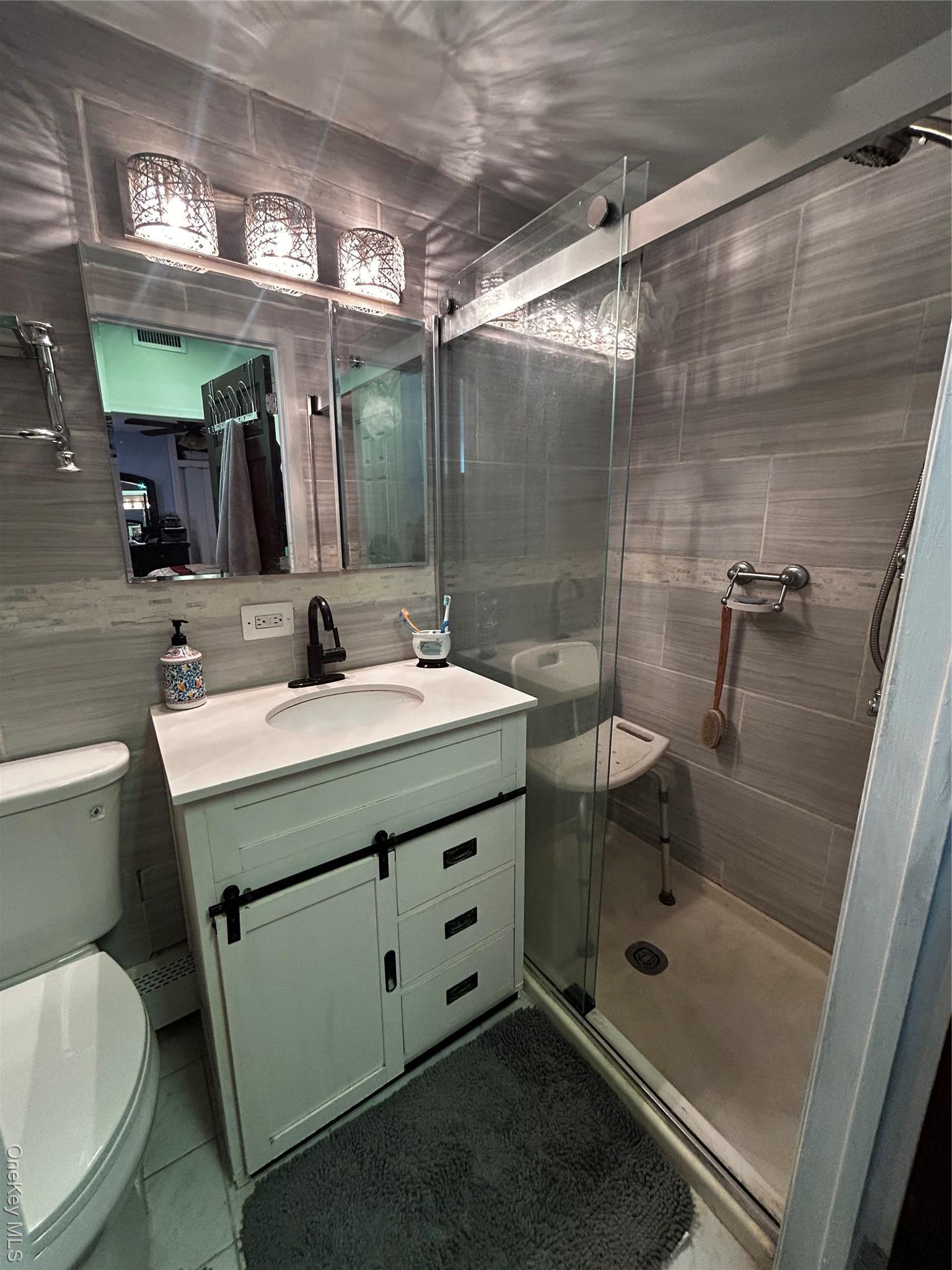 Single Family Oakwood  Suffolk County, NY 11743, MLS-929207-16