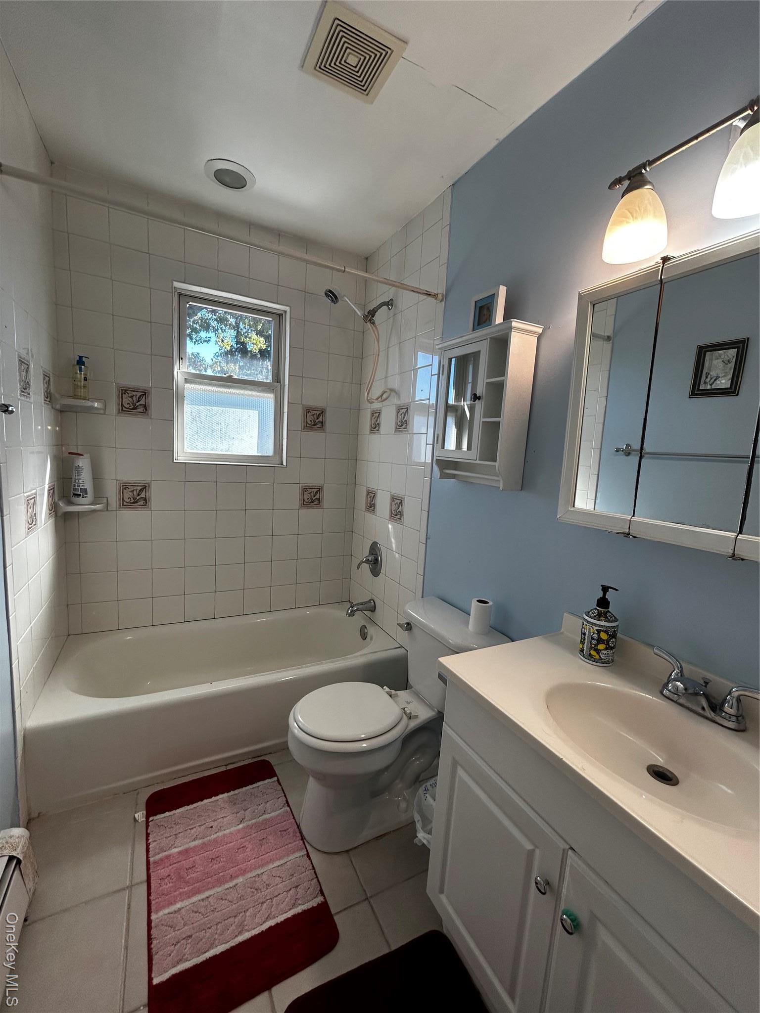 Single Family Oakwood  Suffolk County, NY 11743, MLS-929207-4