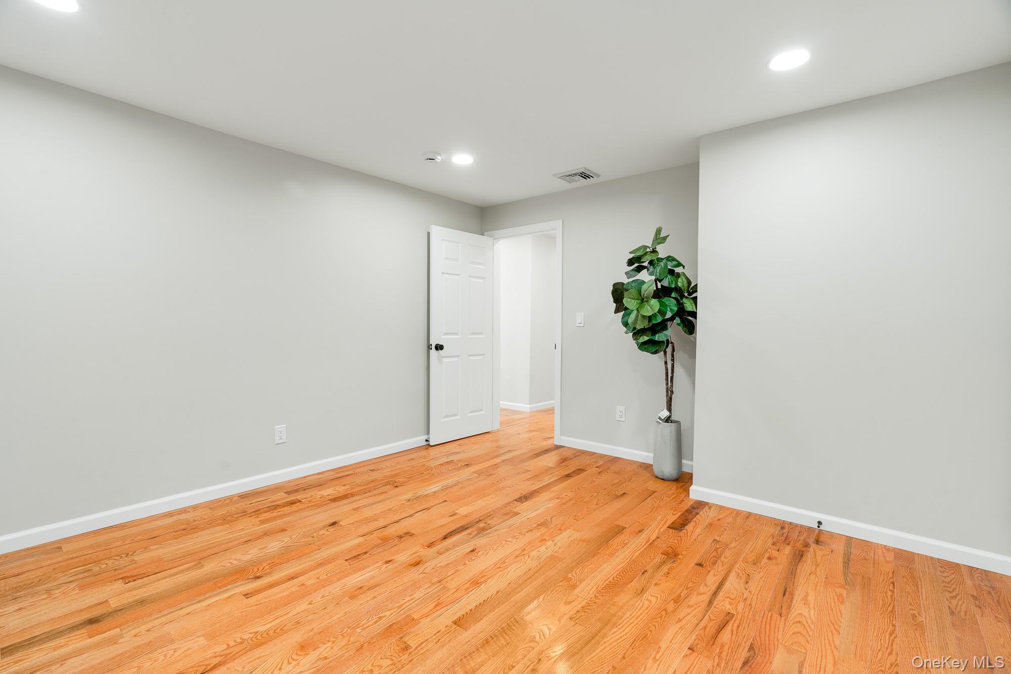 Single Family Lincoln Westchester County, NY 10547, MLS-929215-17