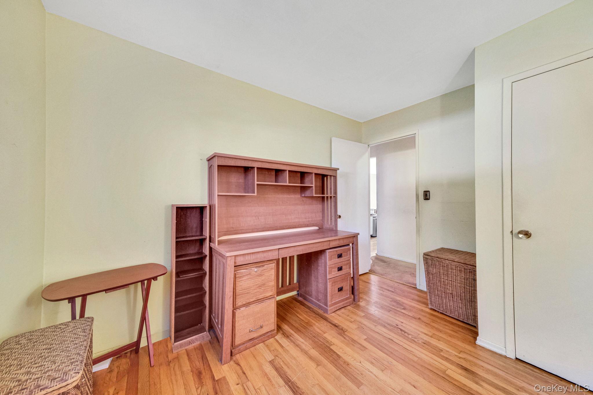 Single Family New York Suffolk County, NY 11706, MLS-929217-14