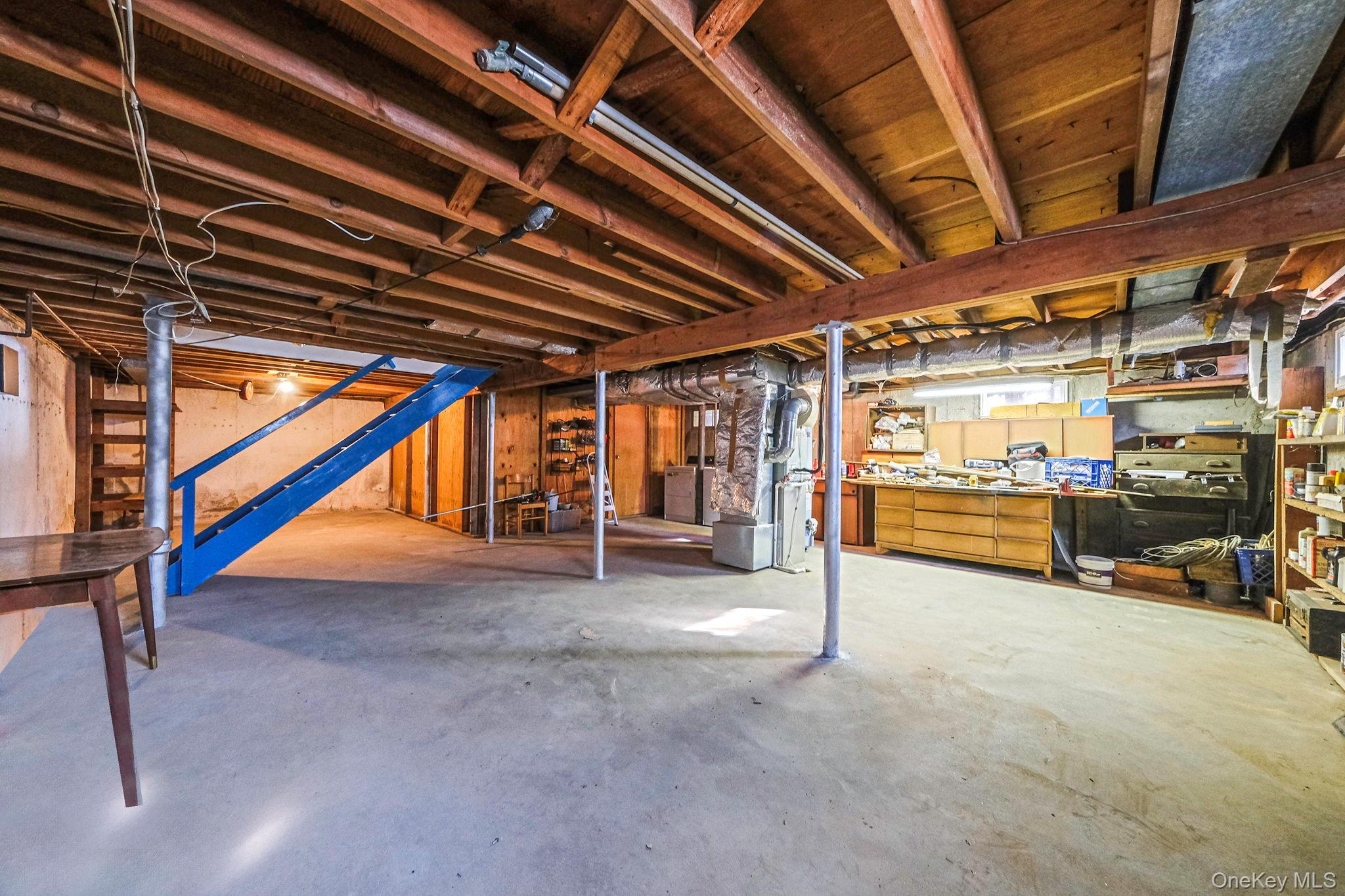 Single Family New York Suffolk County, NY 11706, MLS-929217-25