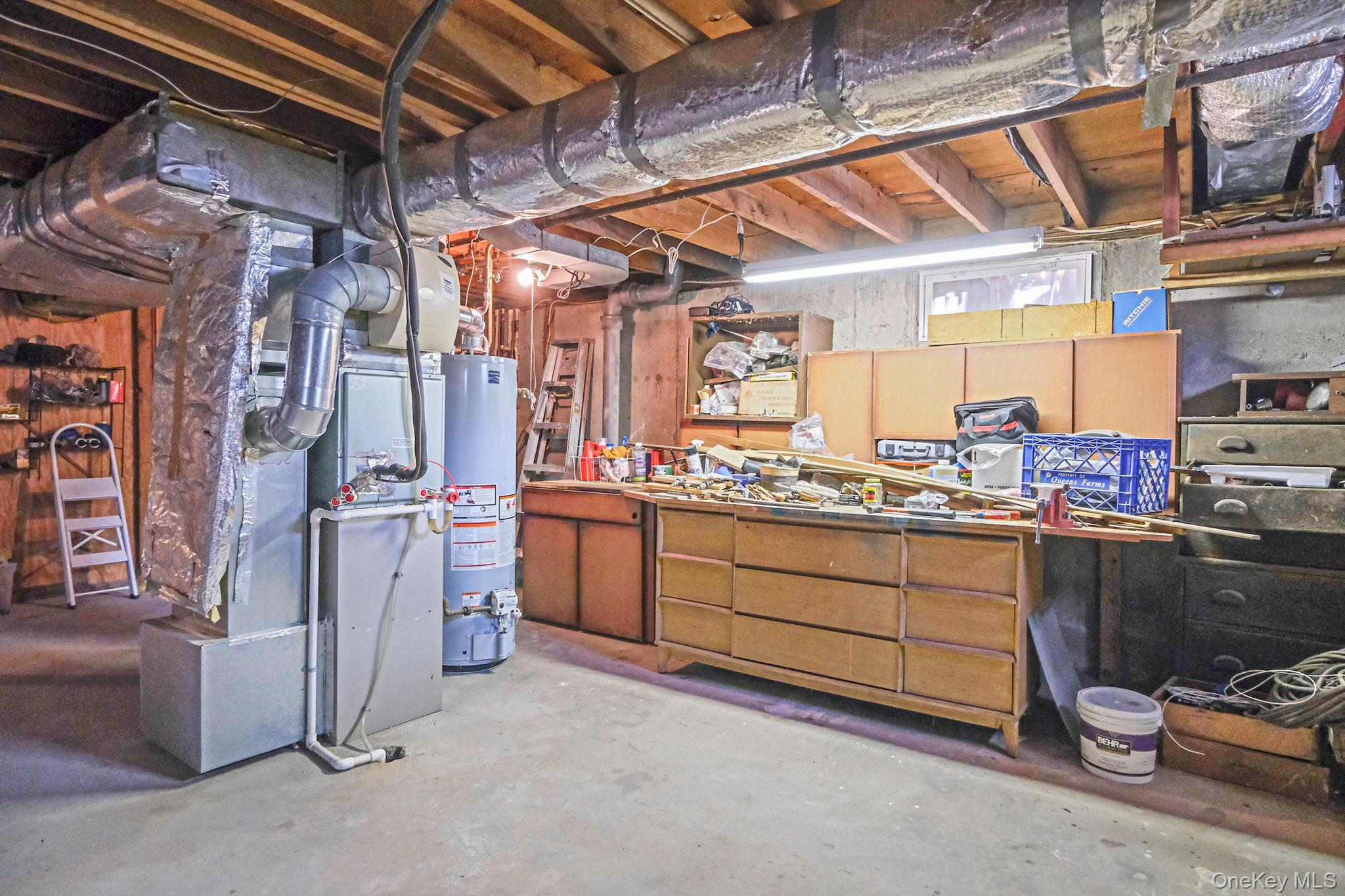 Single Family New York Suffolk County, NY 11706, MLS-929217-26