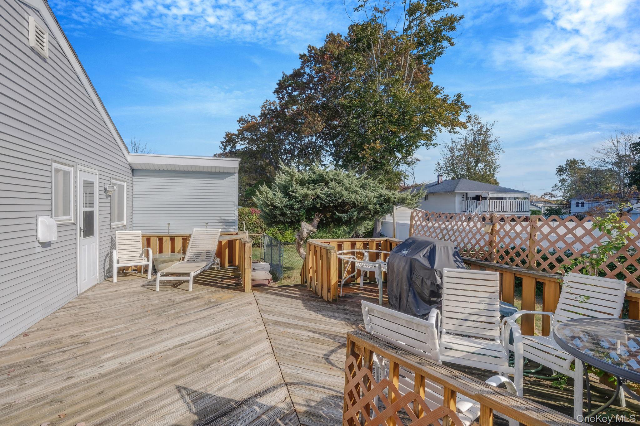 Single Family New York Suffolk County, NY 11706, MLS-929217-31