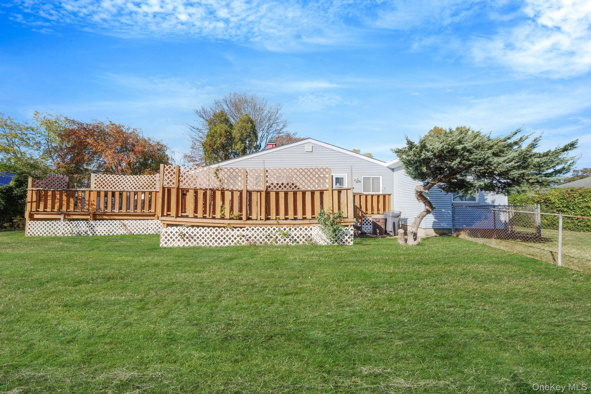 Single Family New York Suffolk County, NY 11706, MLS-929217-33