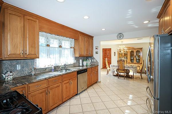 Single Family Ward  Nassau County, NY 11590, MLS-929239-10