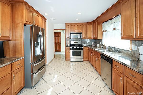 Single Family Ward  Nassau County, NY 11590, MLS-929239-13