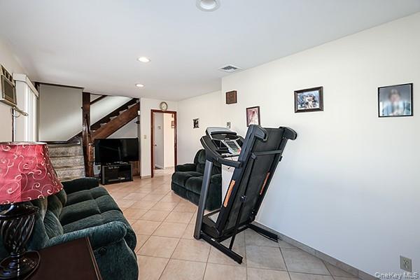 Single Family Ward  Nassau County, NY 11590, MLS-929239-19