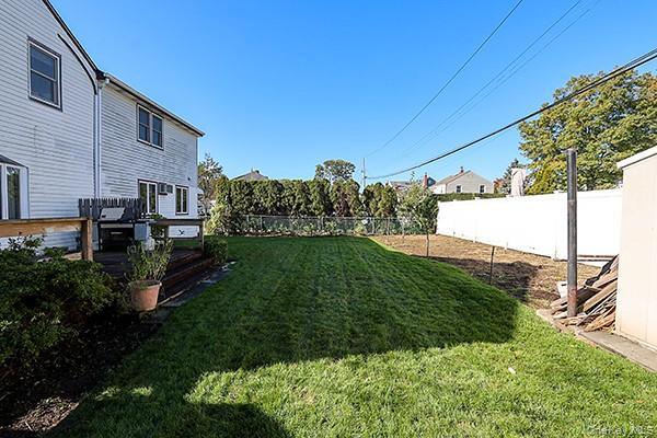 Single Family Ward  Nassau County, NY 11590, MLS-929239-30