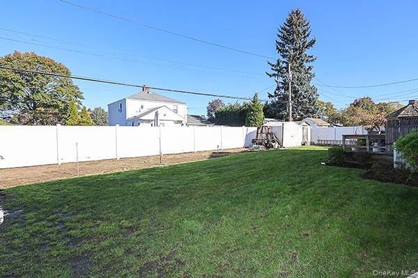 Single Family Ward  Nassau County, NY 11590, MLS-929239-32