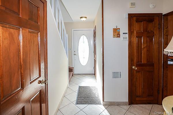 Single Family Ward  Nassau County, NY 11590, MLS-929239-4