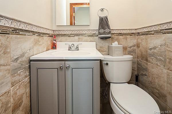 Single Family Ward  Nassau County, NY 11590, MLS-929239-5