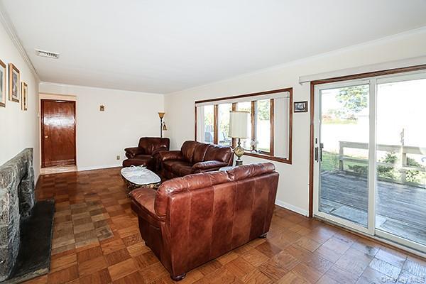 Single Family Ward  Nassau County, NY 11590, MLS-929239-6