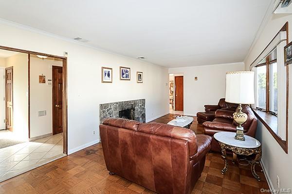 Single Family Ward  Nassau County, NY 11590, MLS-929239-7