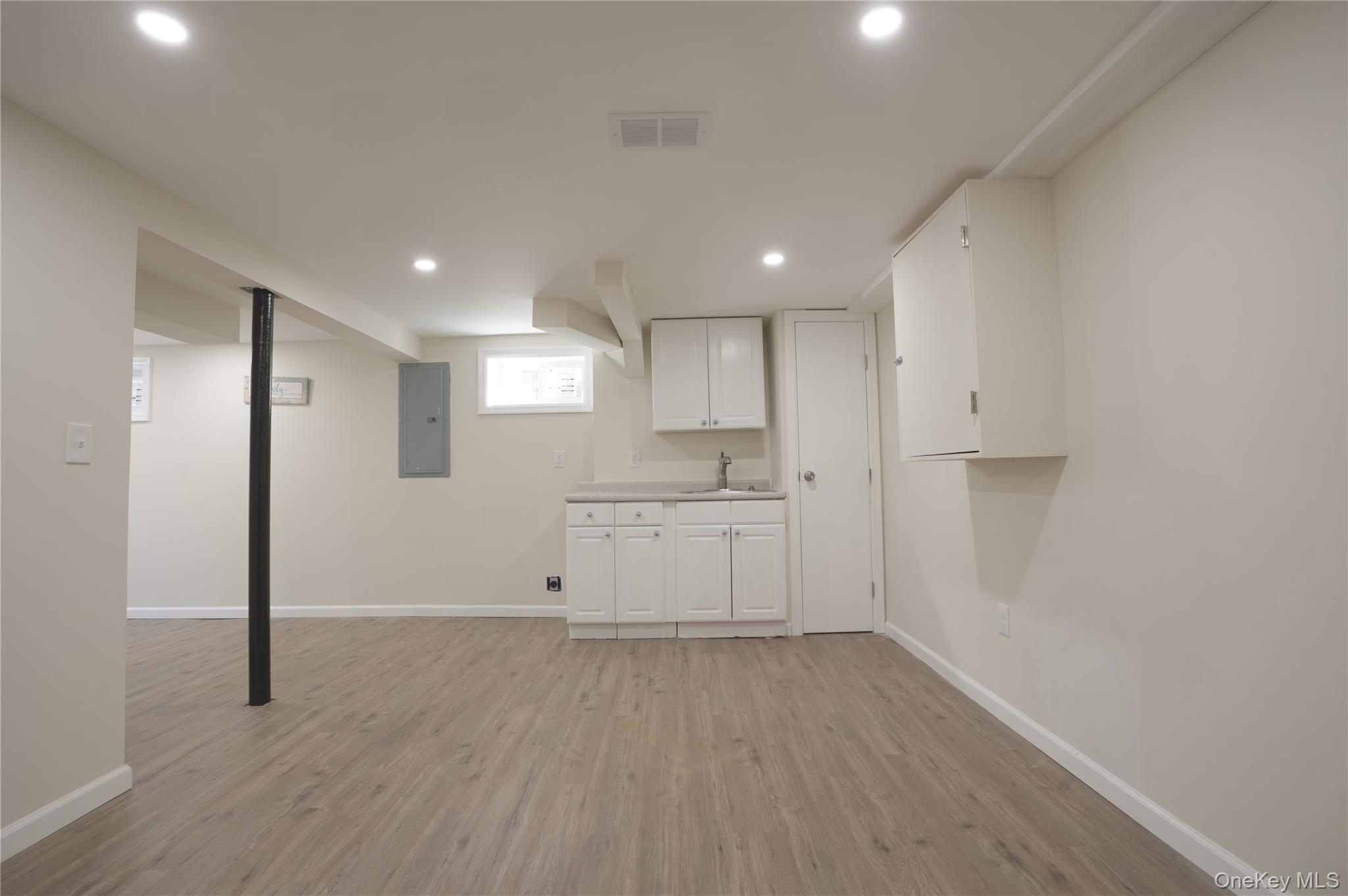 Single Family Wicks  Suffolk County, NY 11717, MLS-929247-25