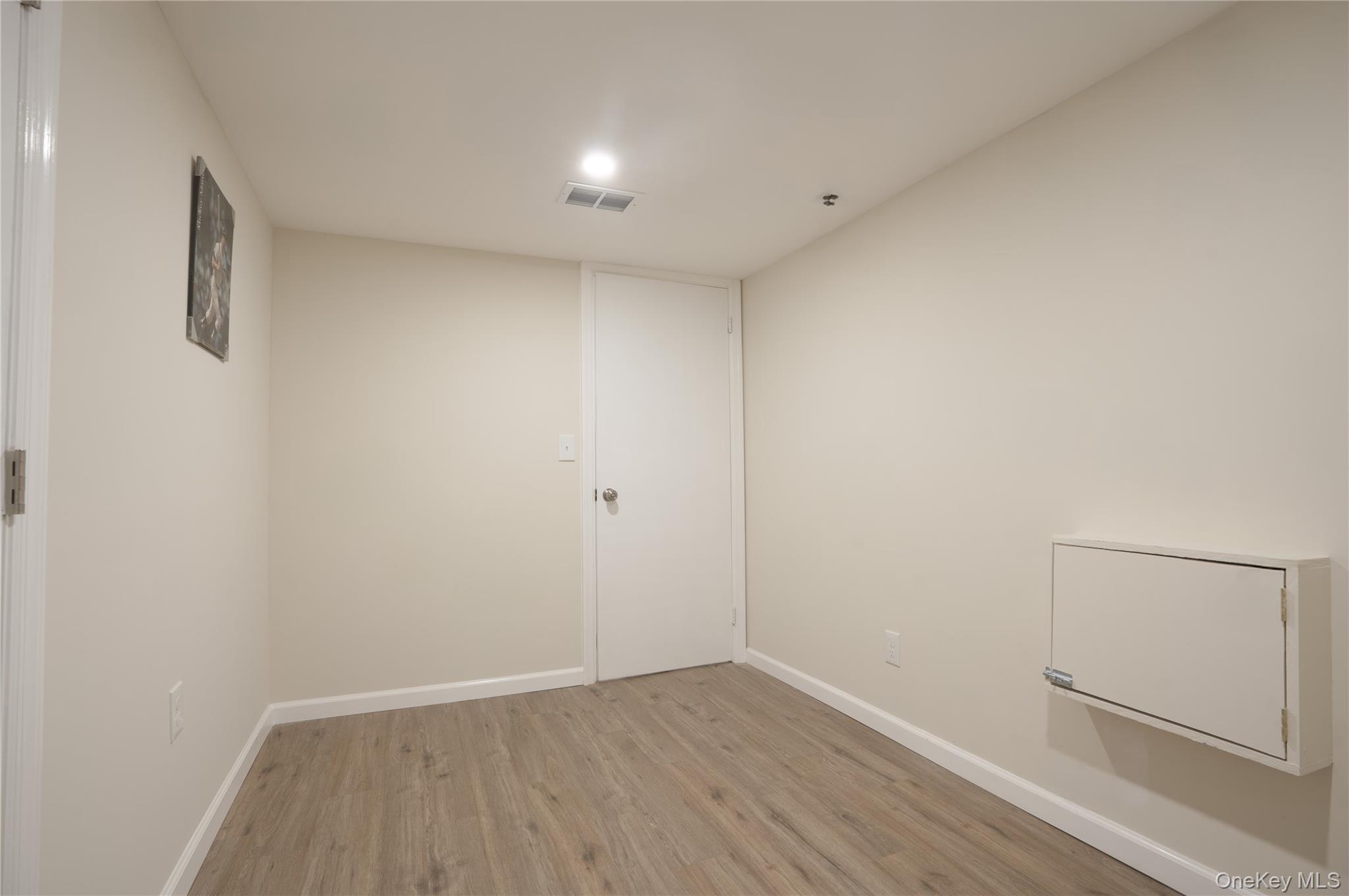 Single Family Wicks  Suffolk County, NY 11717, MLS-929247-33